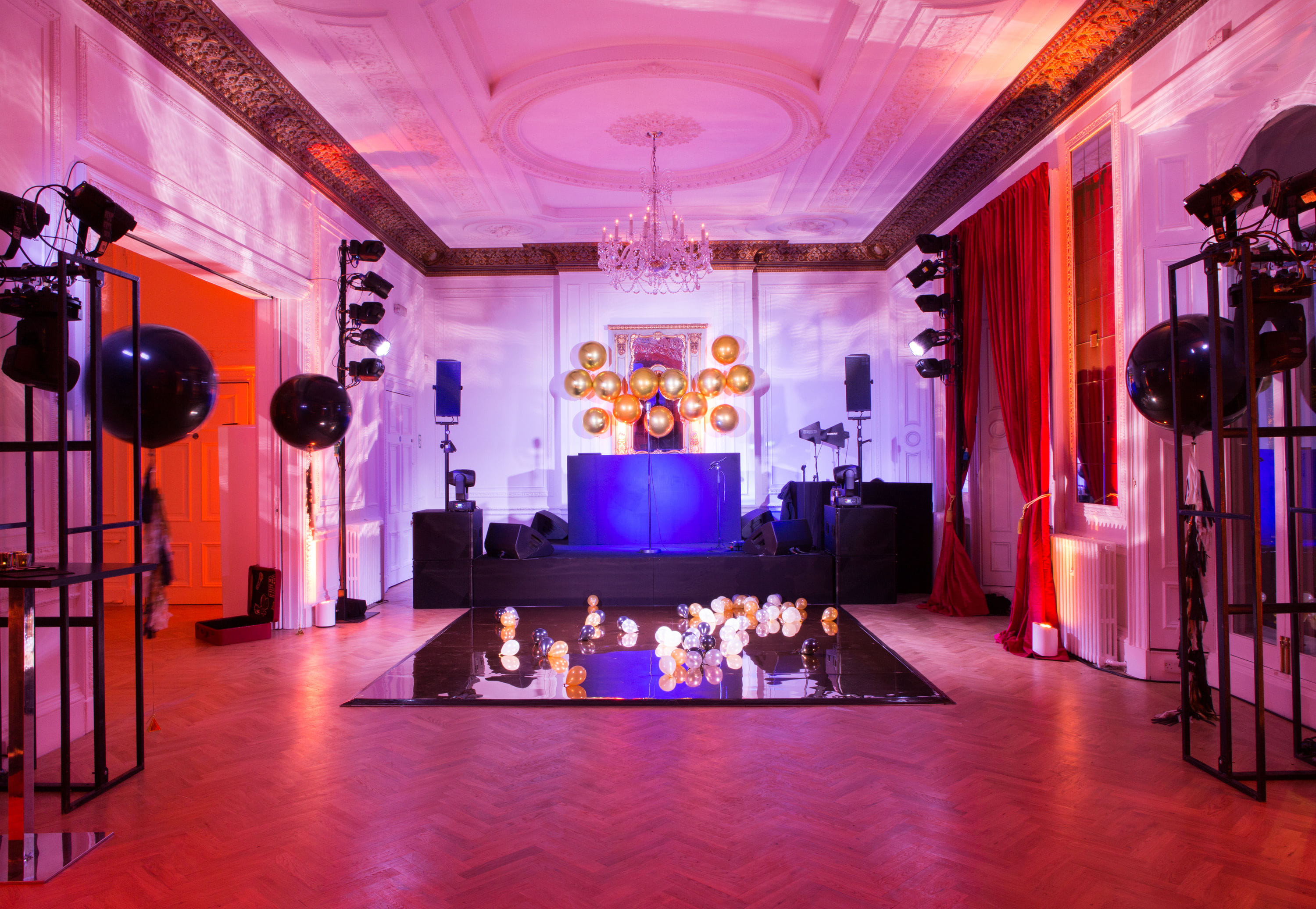 The Oak Room and Grand Gallery 7