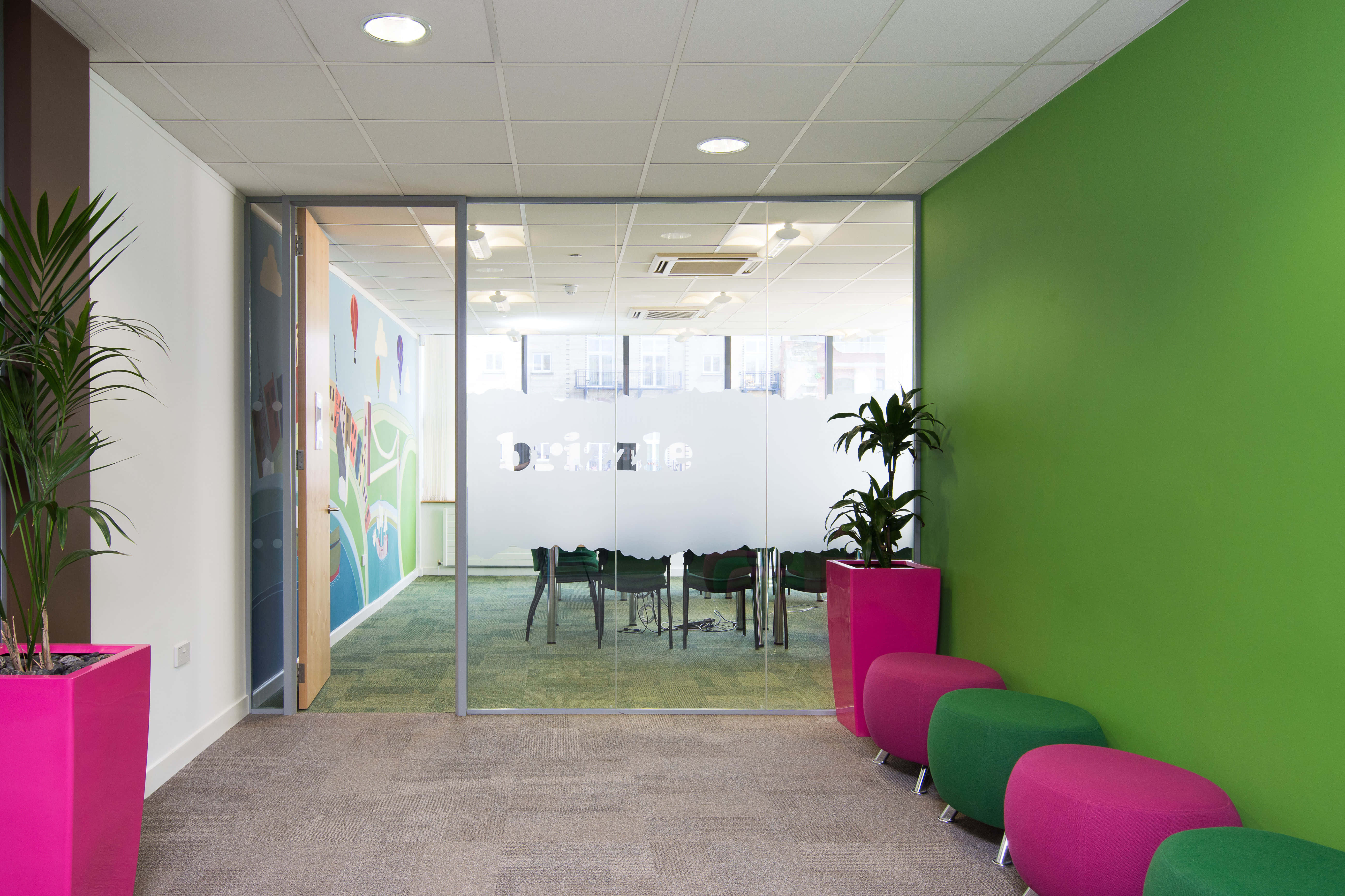 Contemporary Meeting Room - Brizzle 0