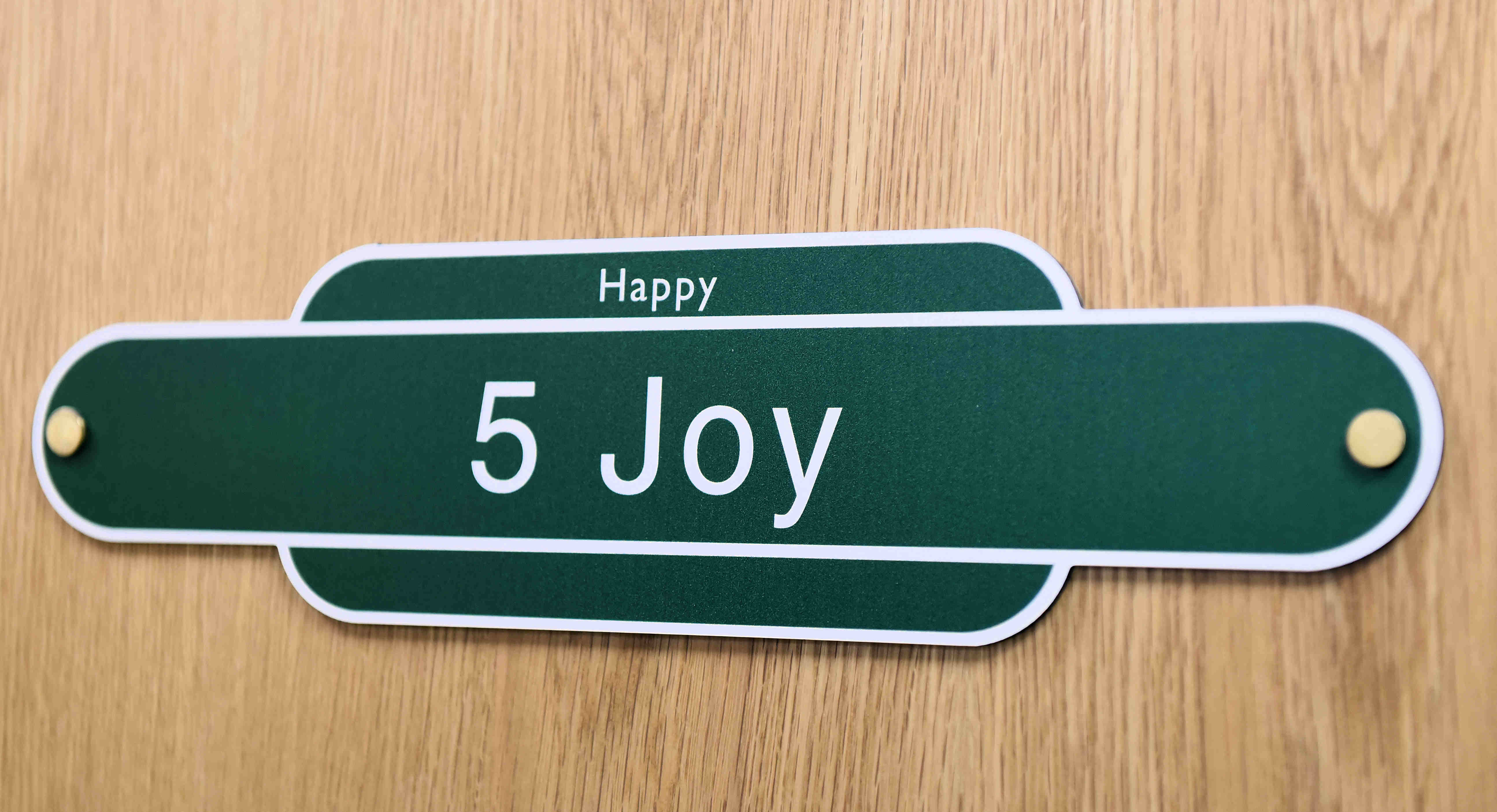 Room 5, Joy 6