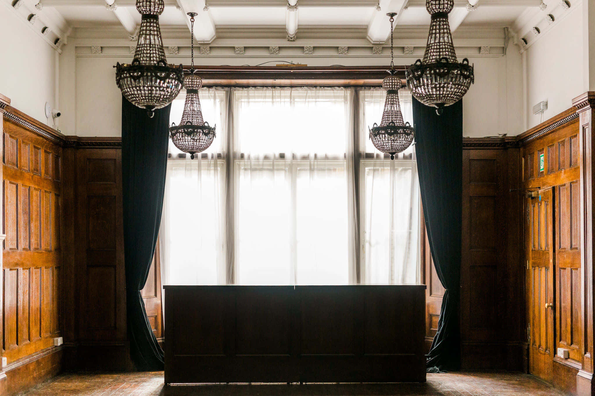 The Oak Room and Grand Gallery 17