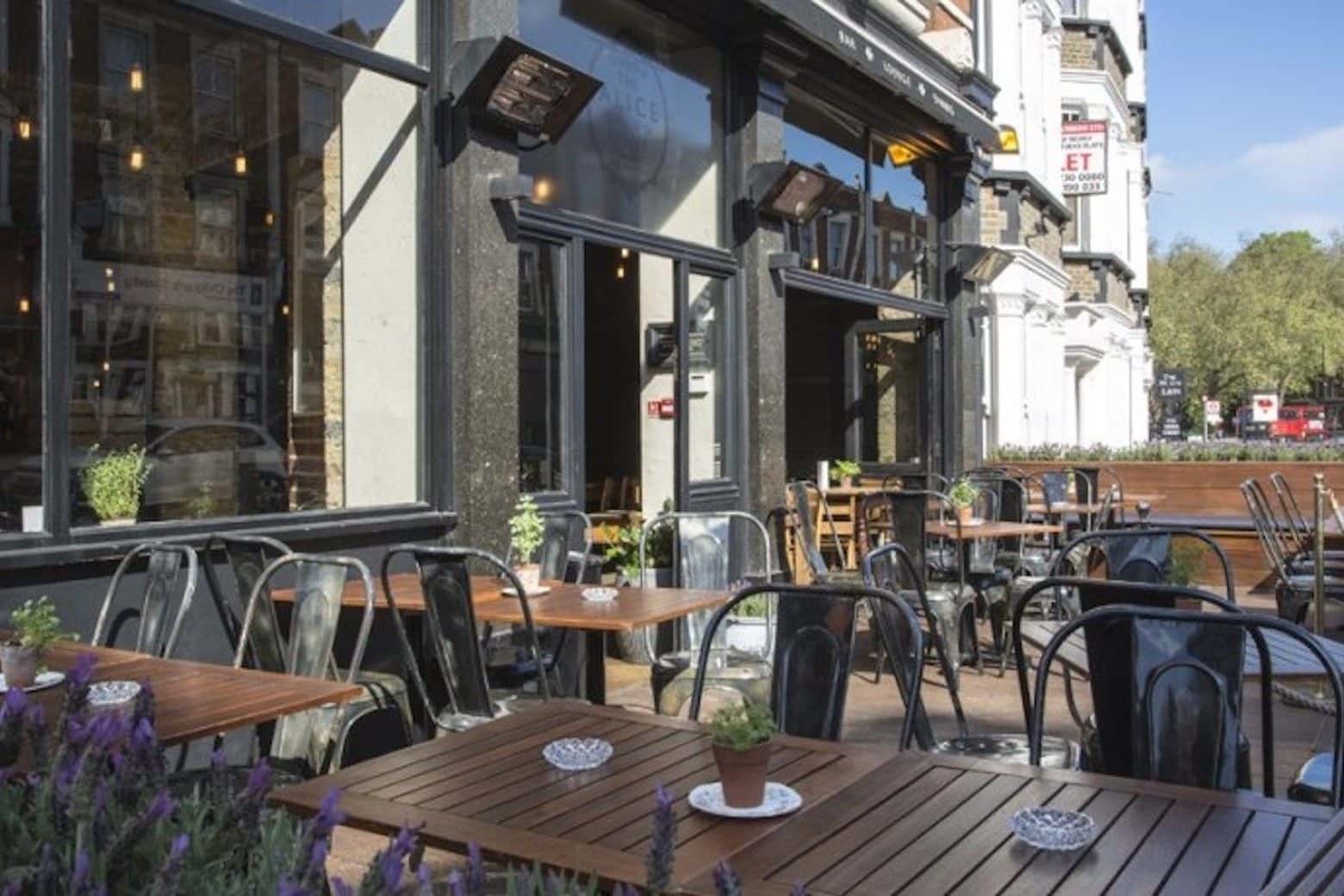 Bar and Restaurant 0