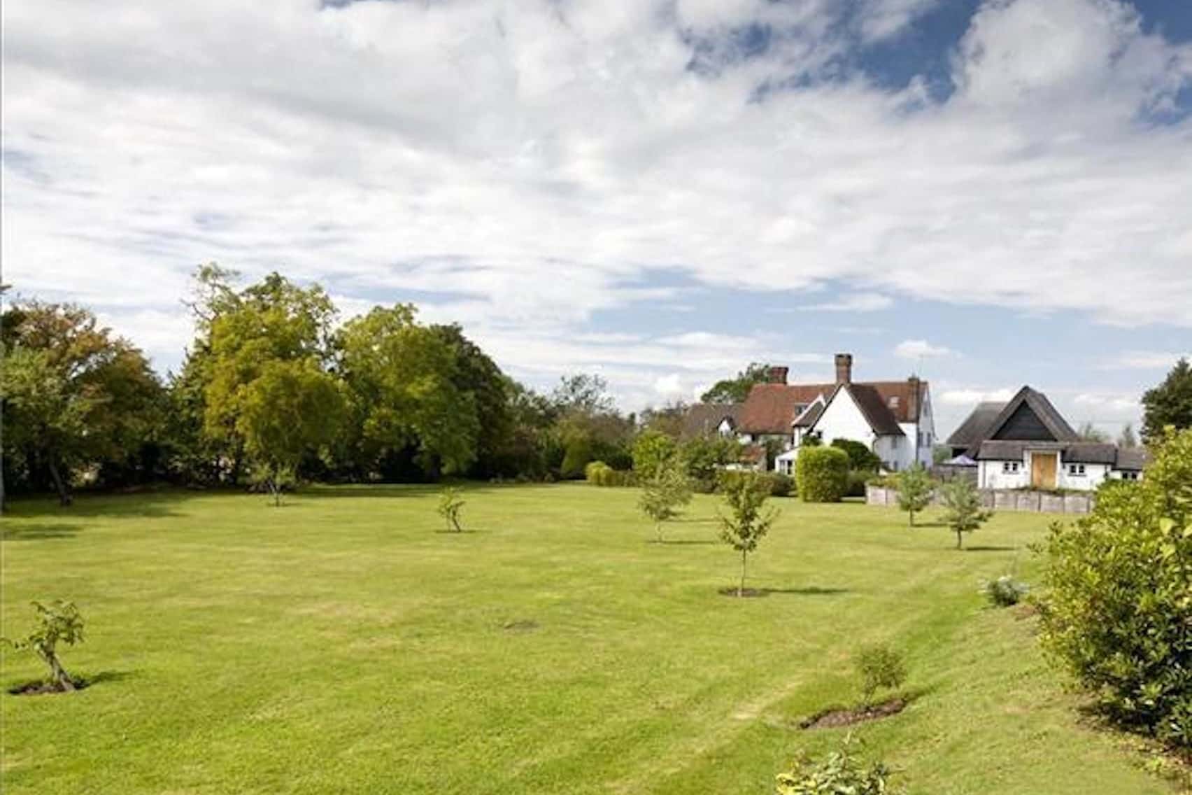 Hertfordshire Barn and Farmhouse 11
