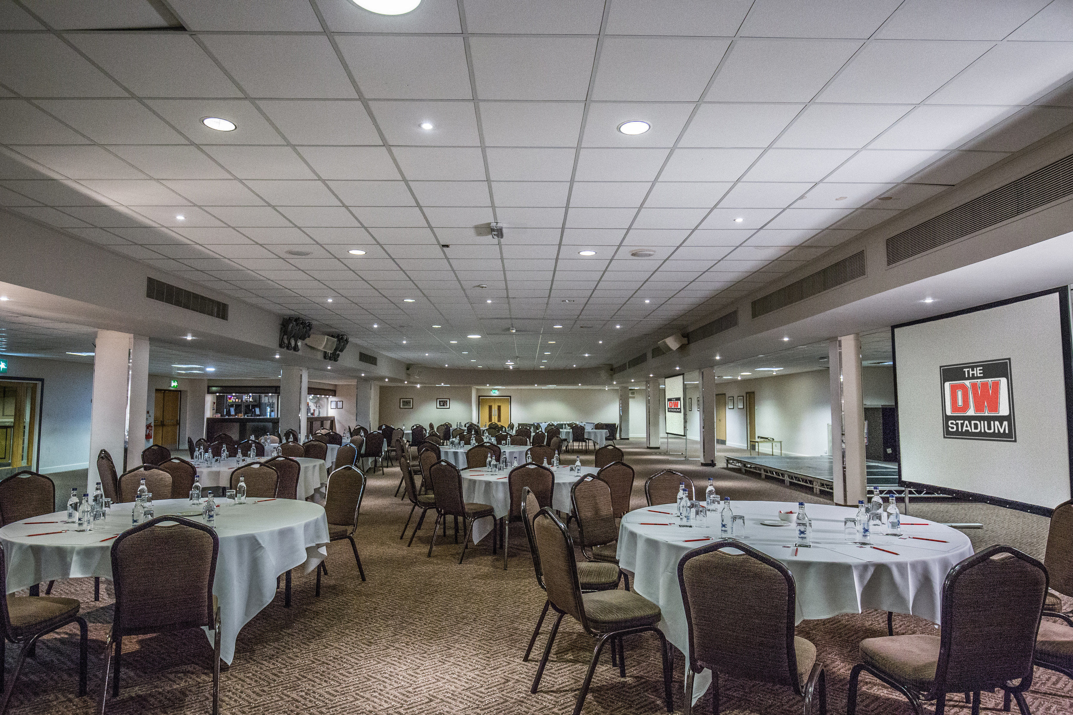 DW Sports Fitness Lounge