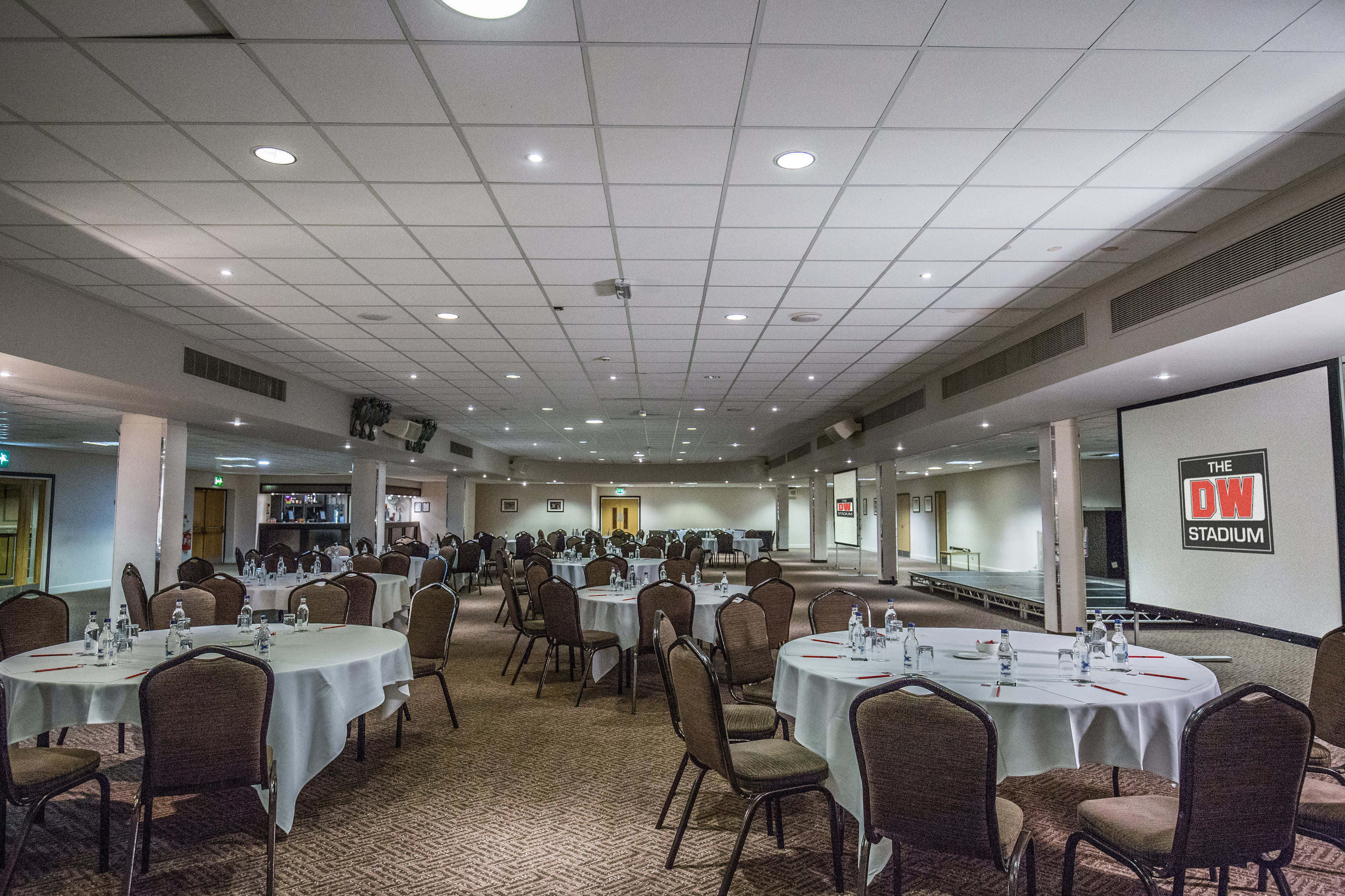 DW Sports Fitness Lounge 0