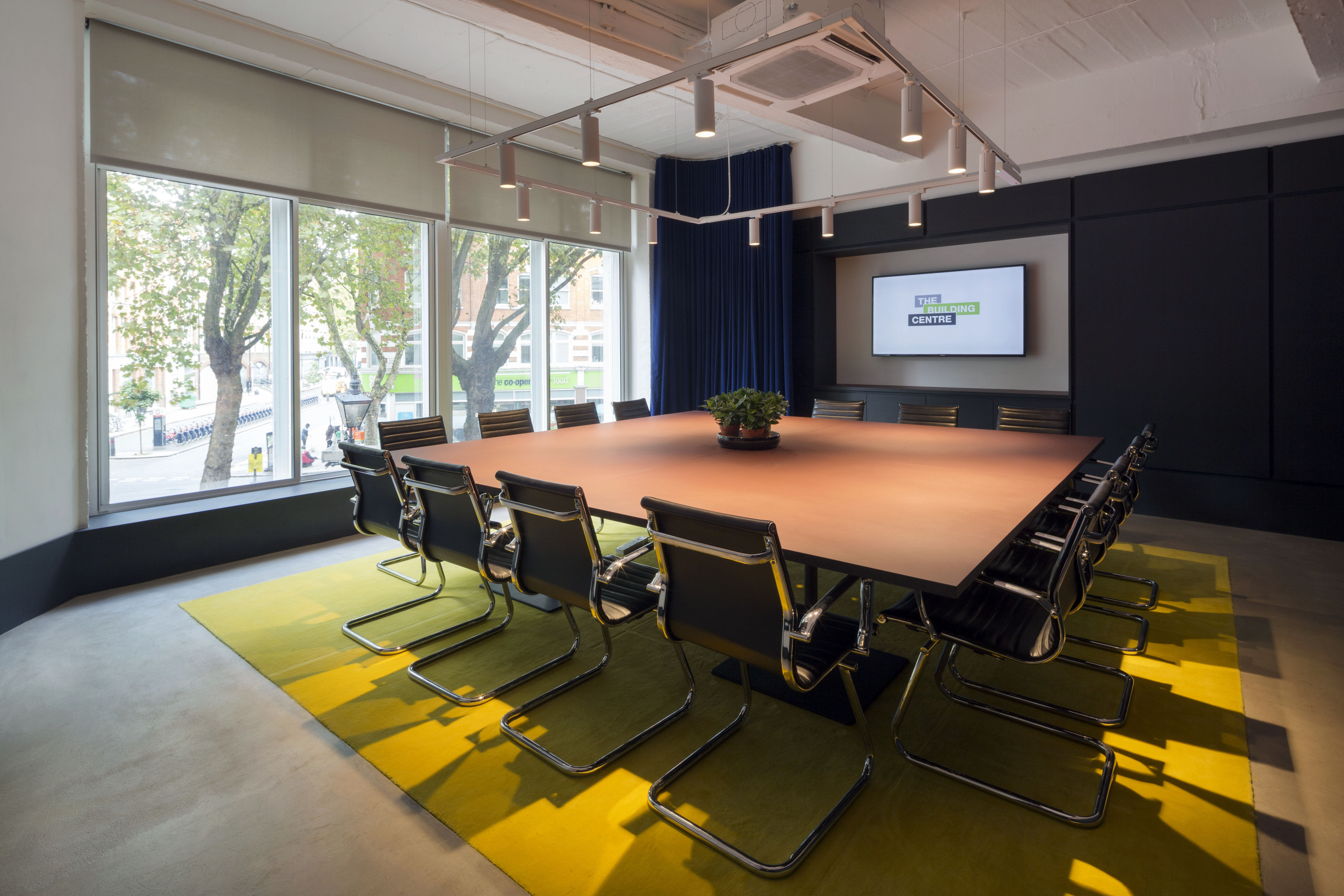 Afternoon Hire, Boardroom