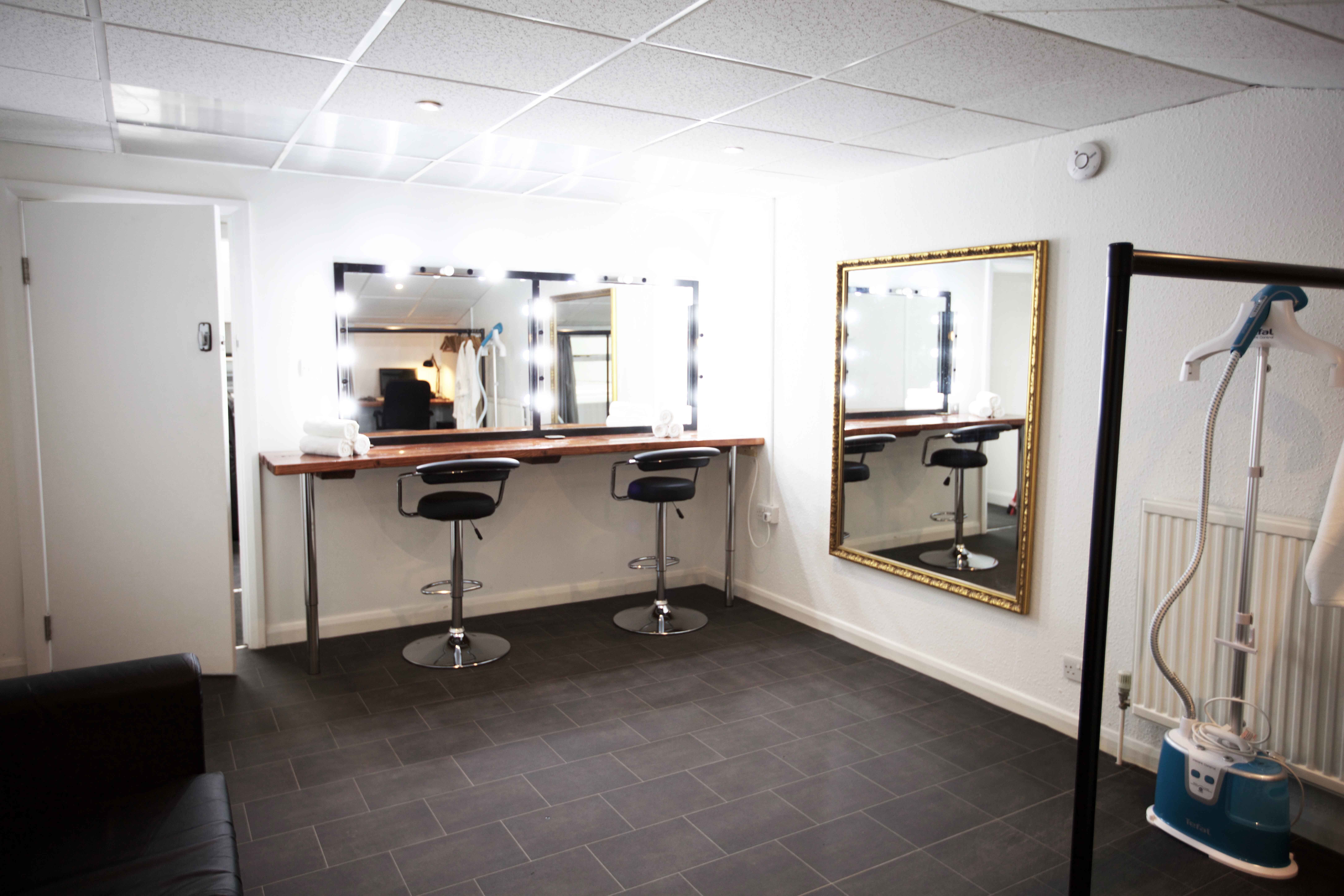 Photography Studio/ Photo Studio 13