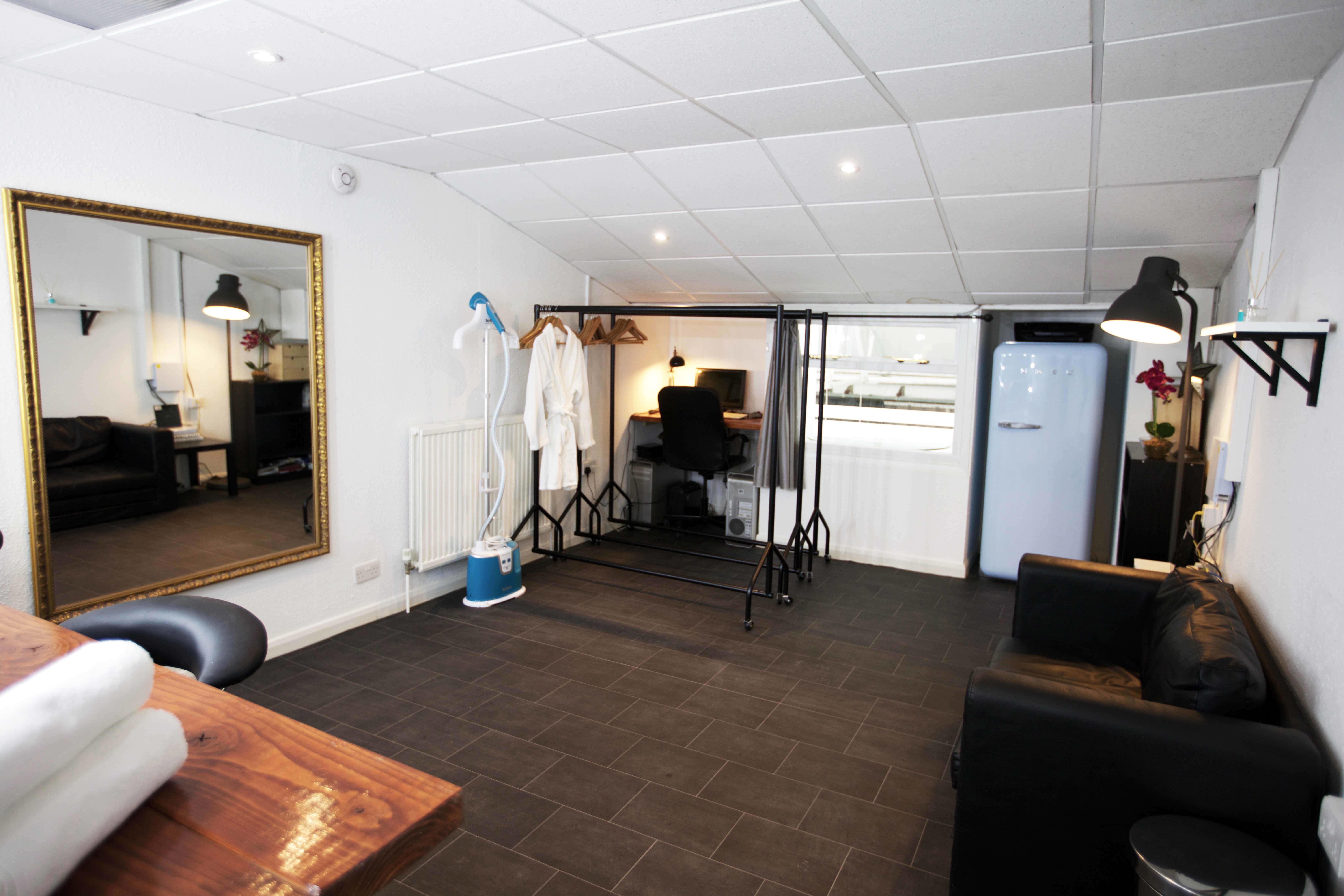 Photography Studio/ Photo Studio 17