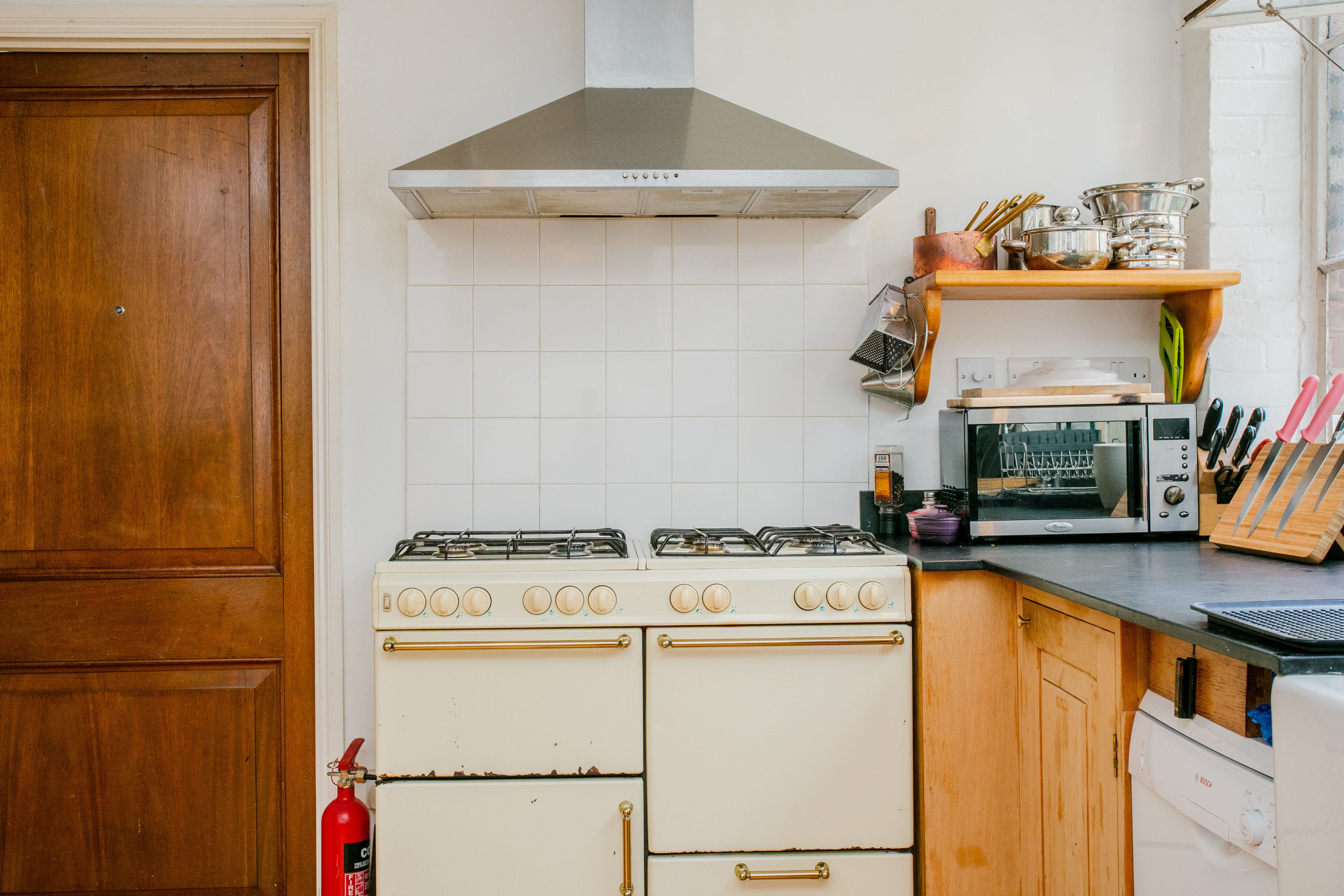 Photographic studio and studio kitchen 11