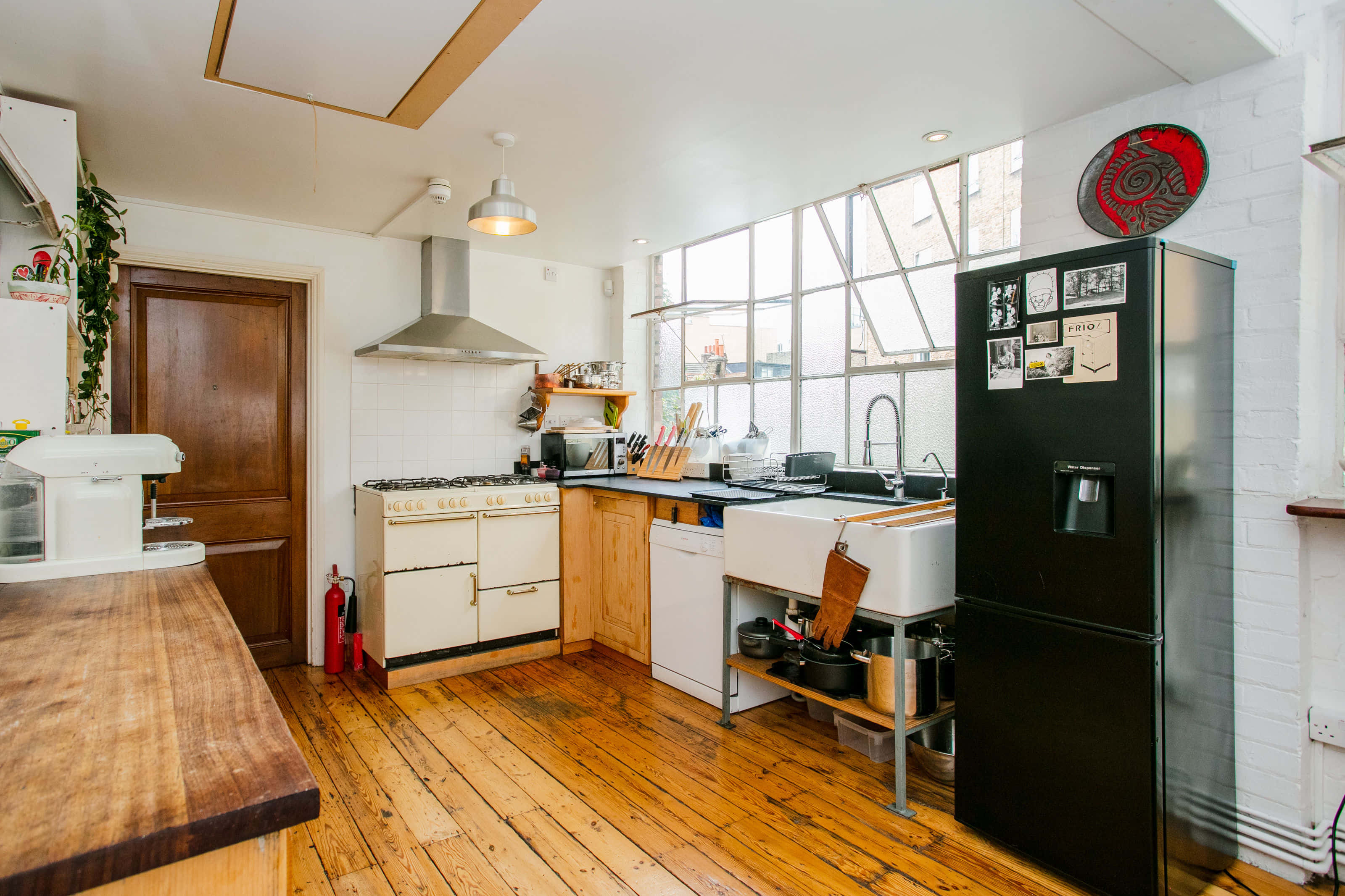 Photographic studio and studio kitchen 12