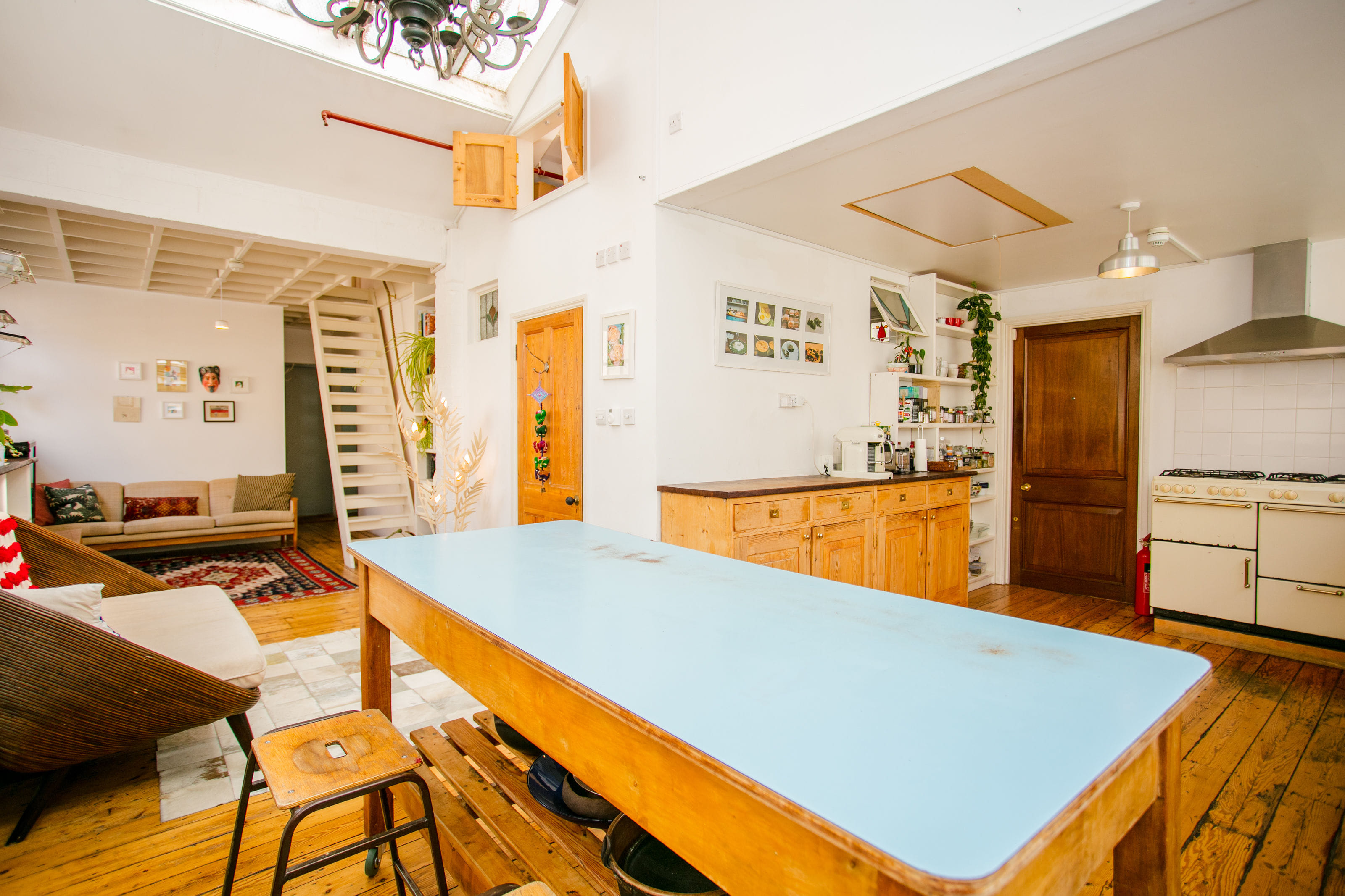 Photographic studio and studio kitchen 21