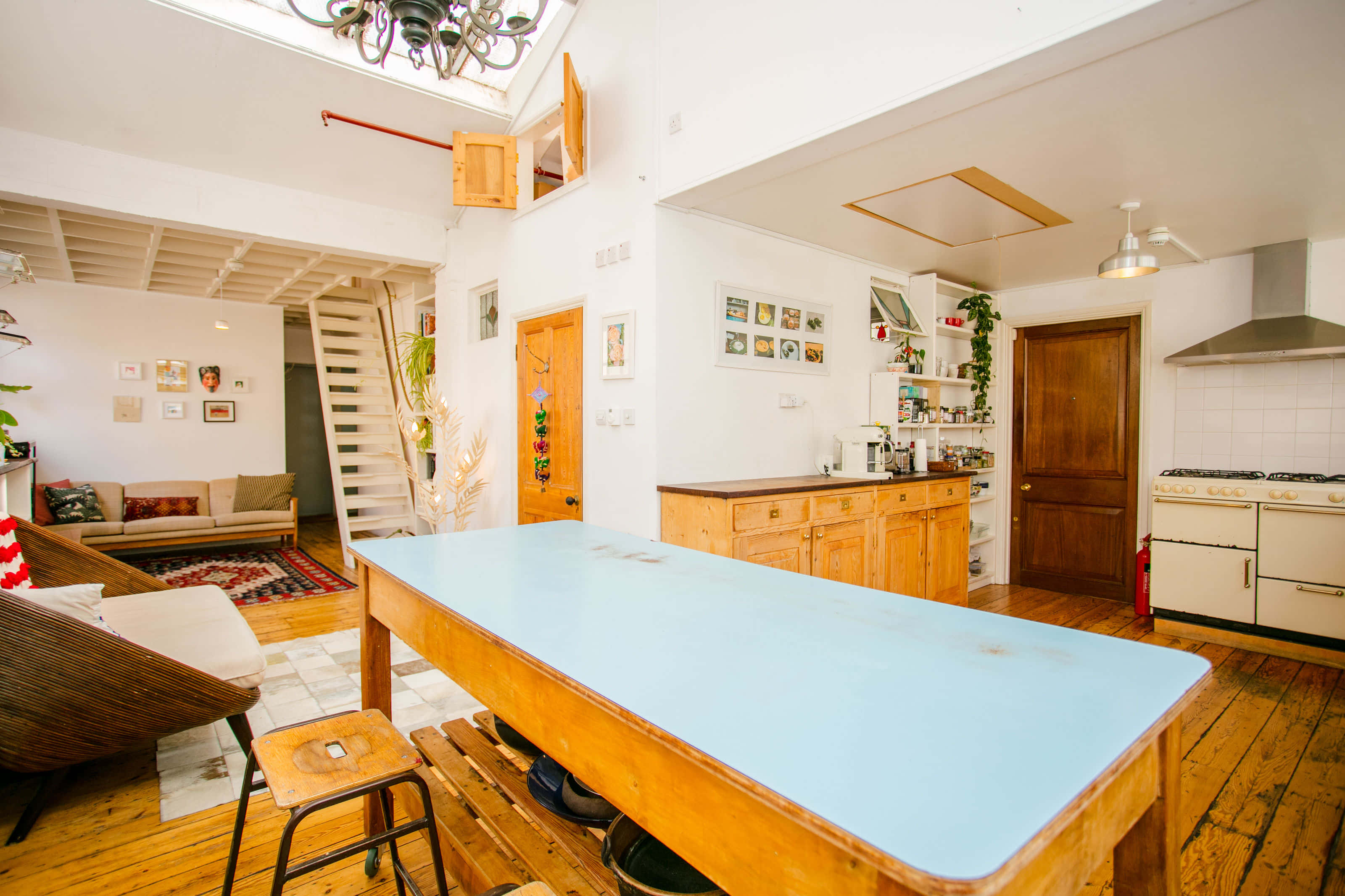 Photographic studio and studio kitchen 21