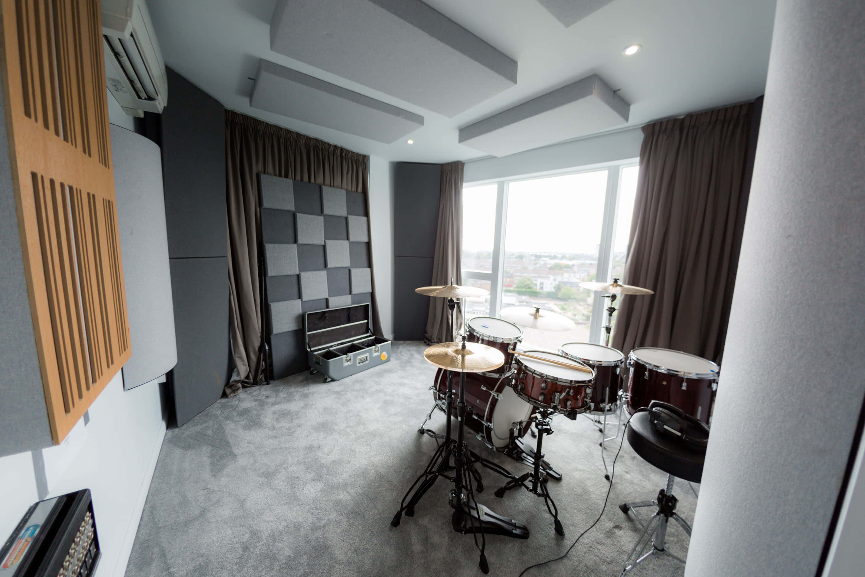 Stunning Penthouse Recording Studio in West London 5