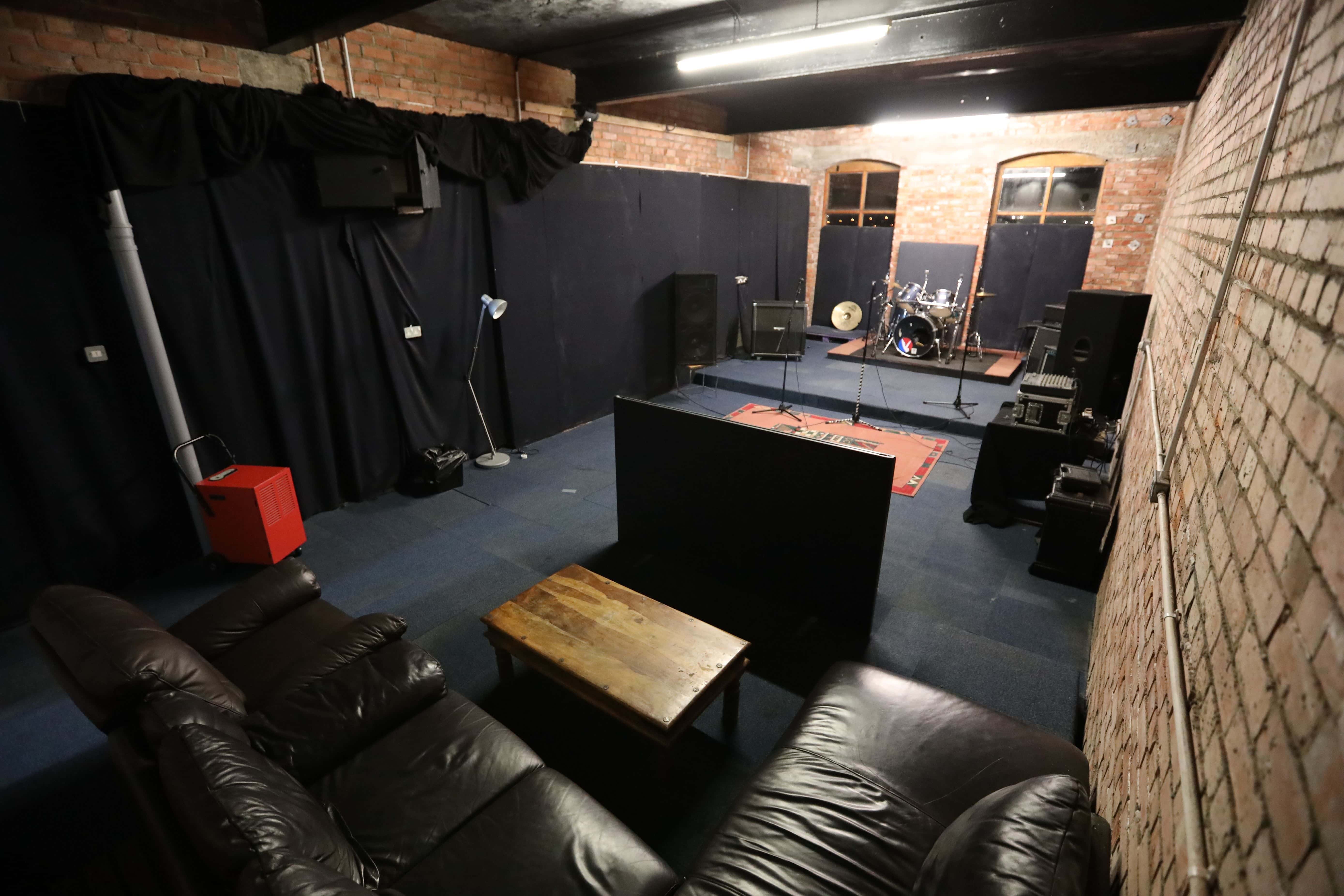 Stage Room 2 0