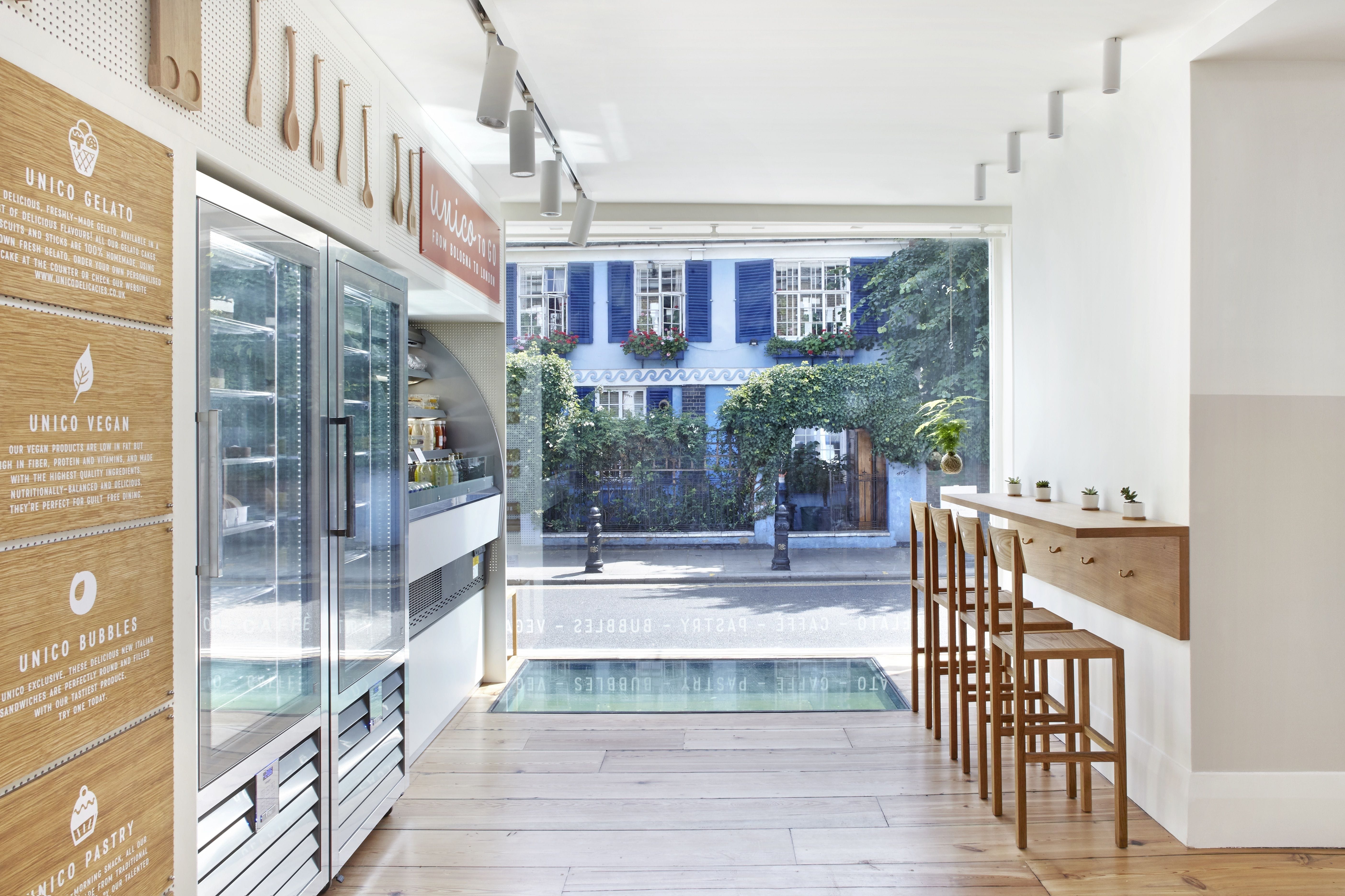 Unico Saloon + Study 1