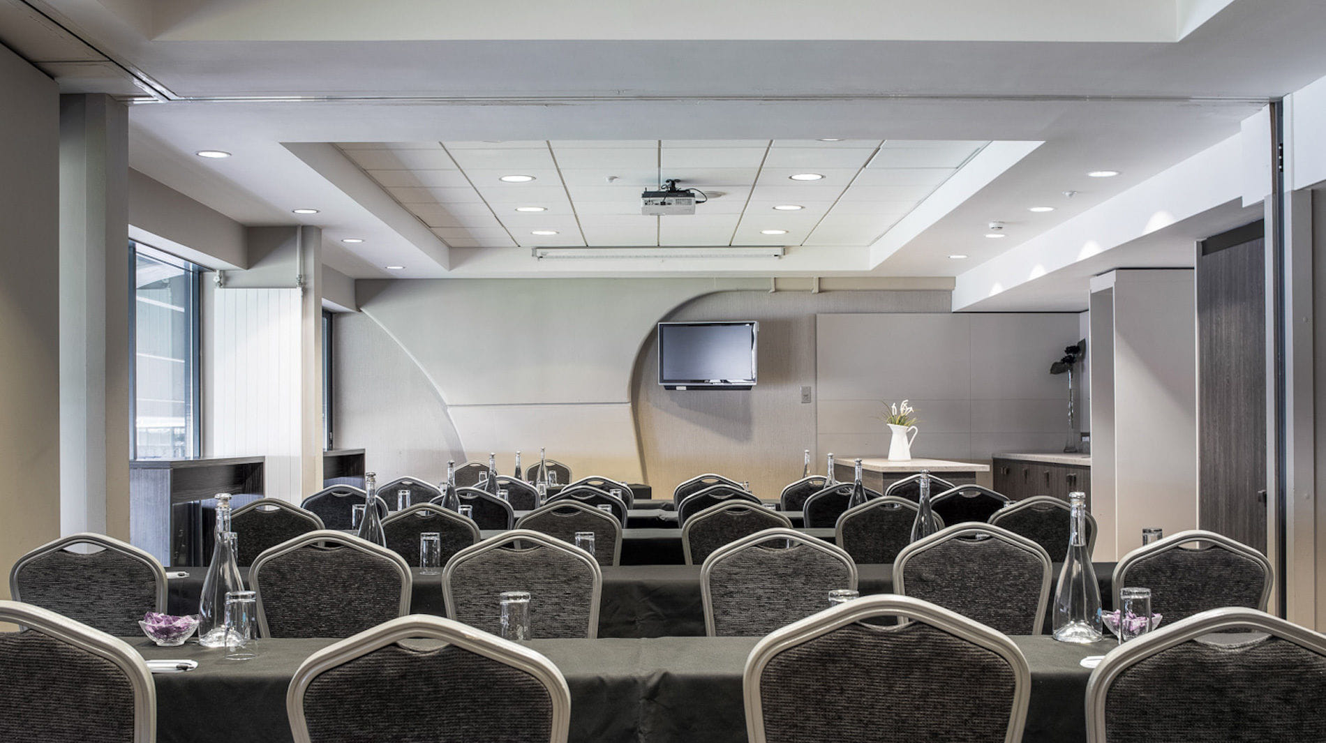 Interconnecting Meeting Room