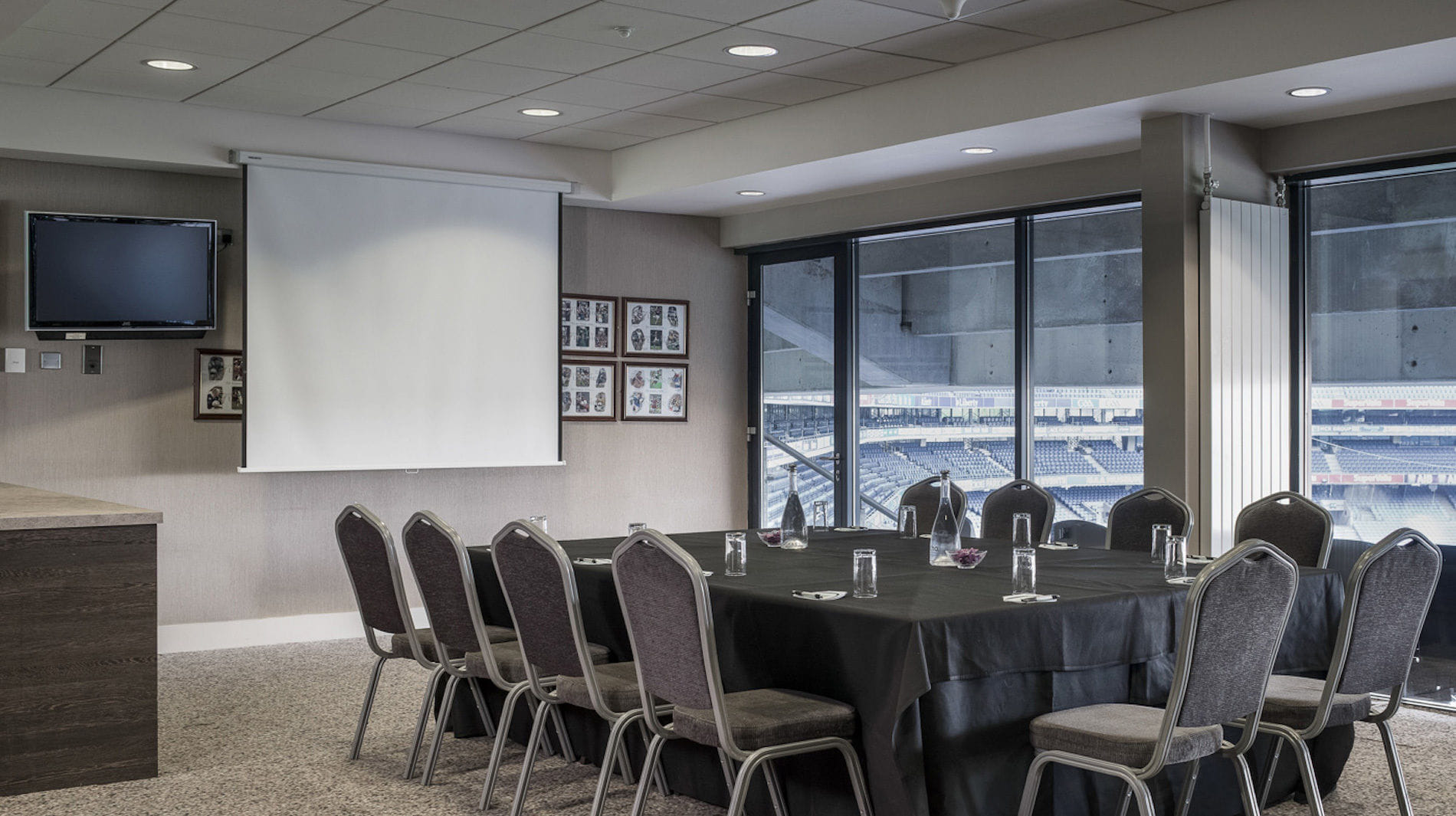 Standard Meeting Room