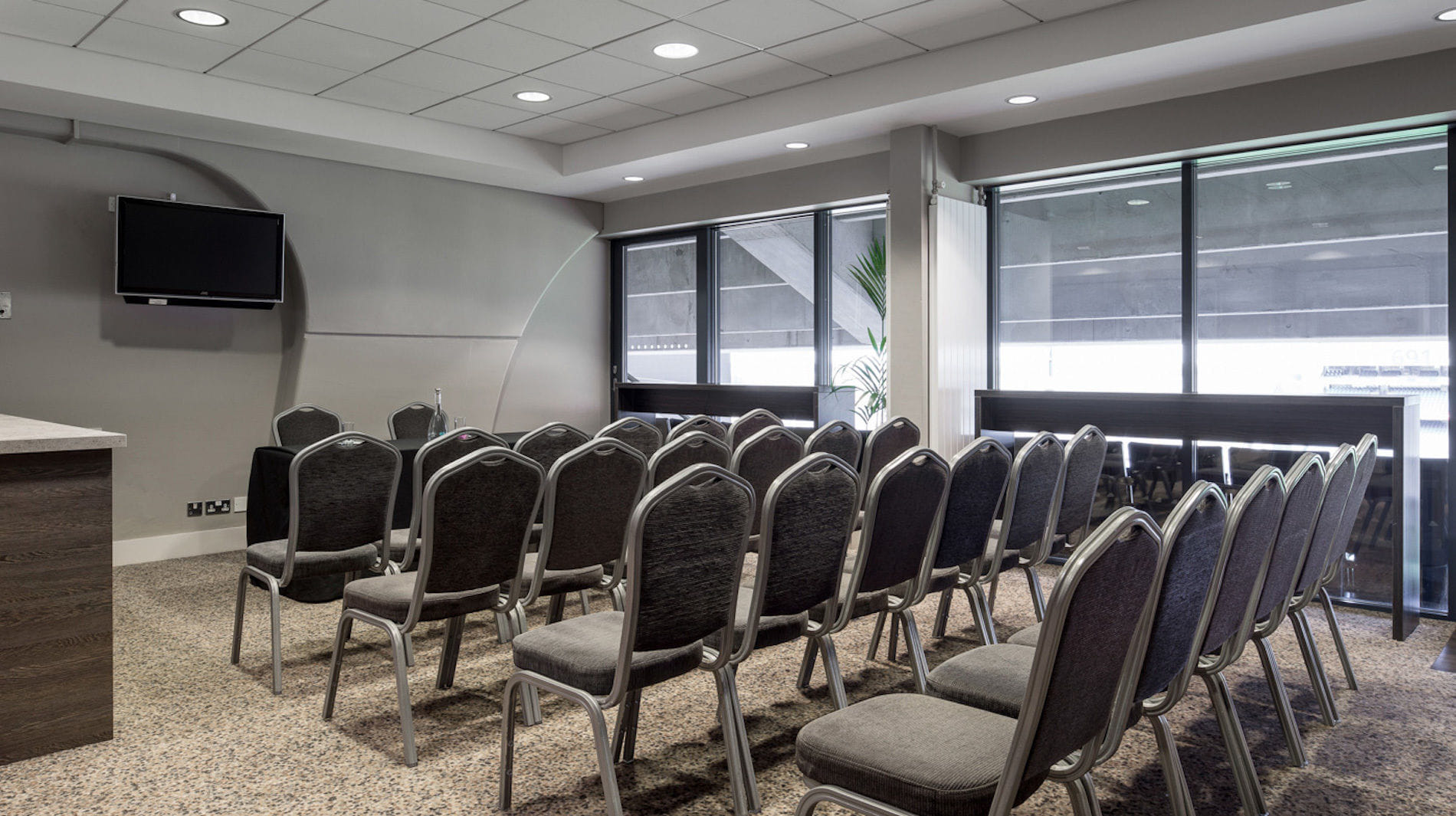 Standard Meeting Room 1