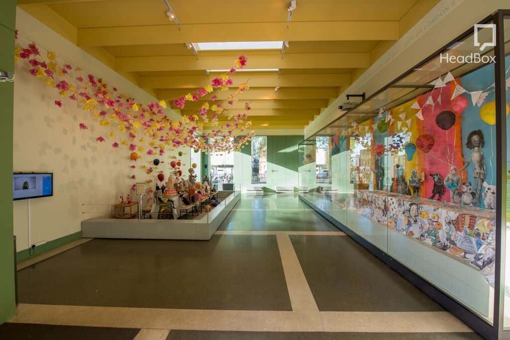 Evening Hire, Front Room Gallery 0