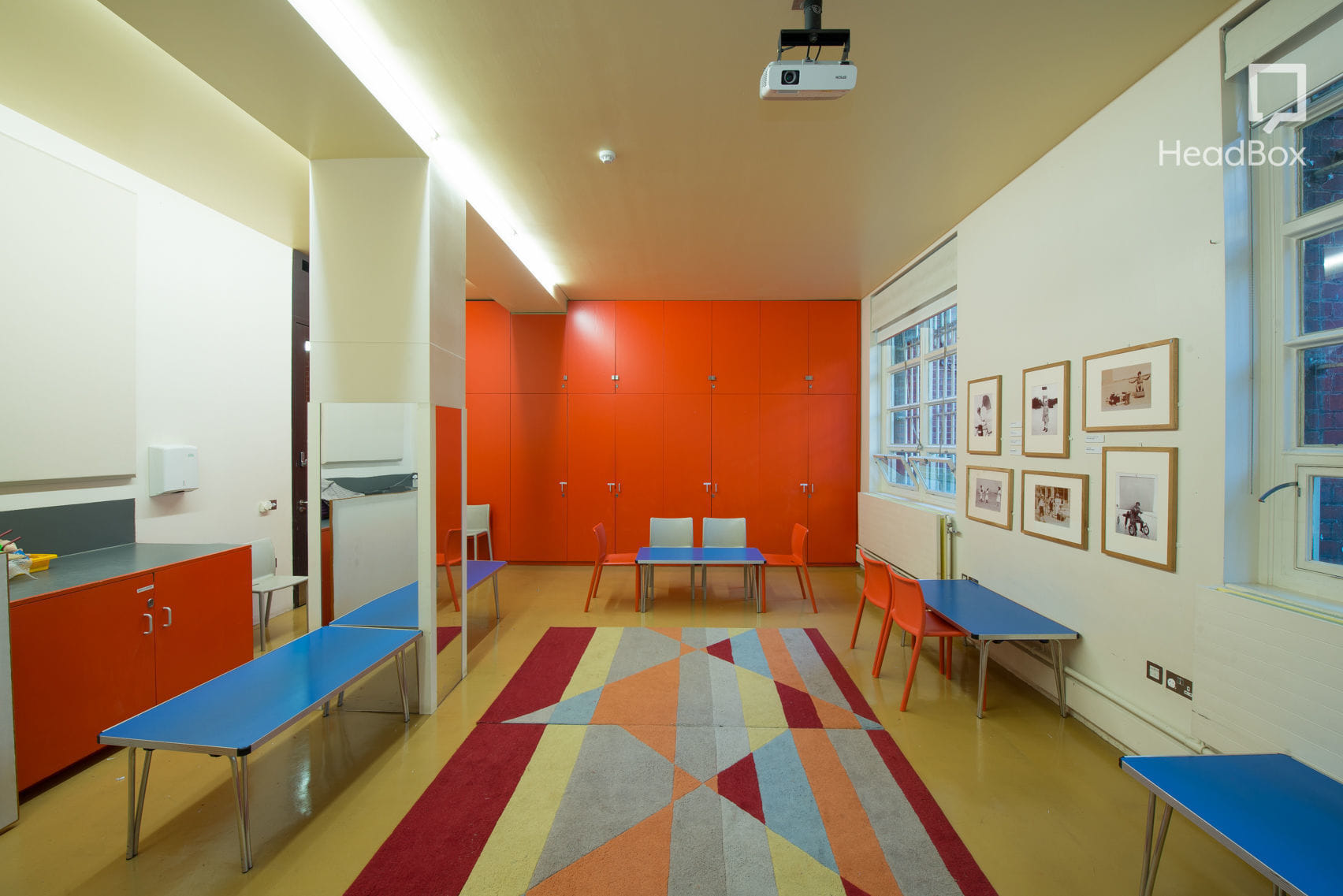 Afternoon Hire, Hickory Room