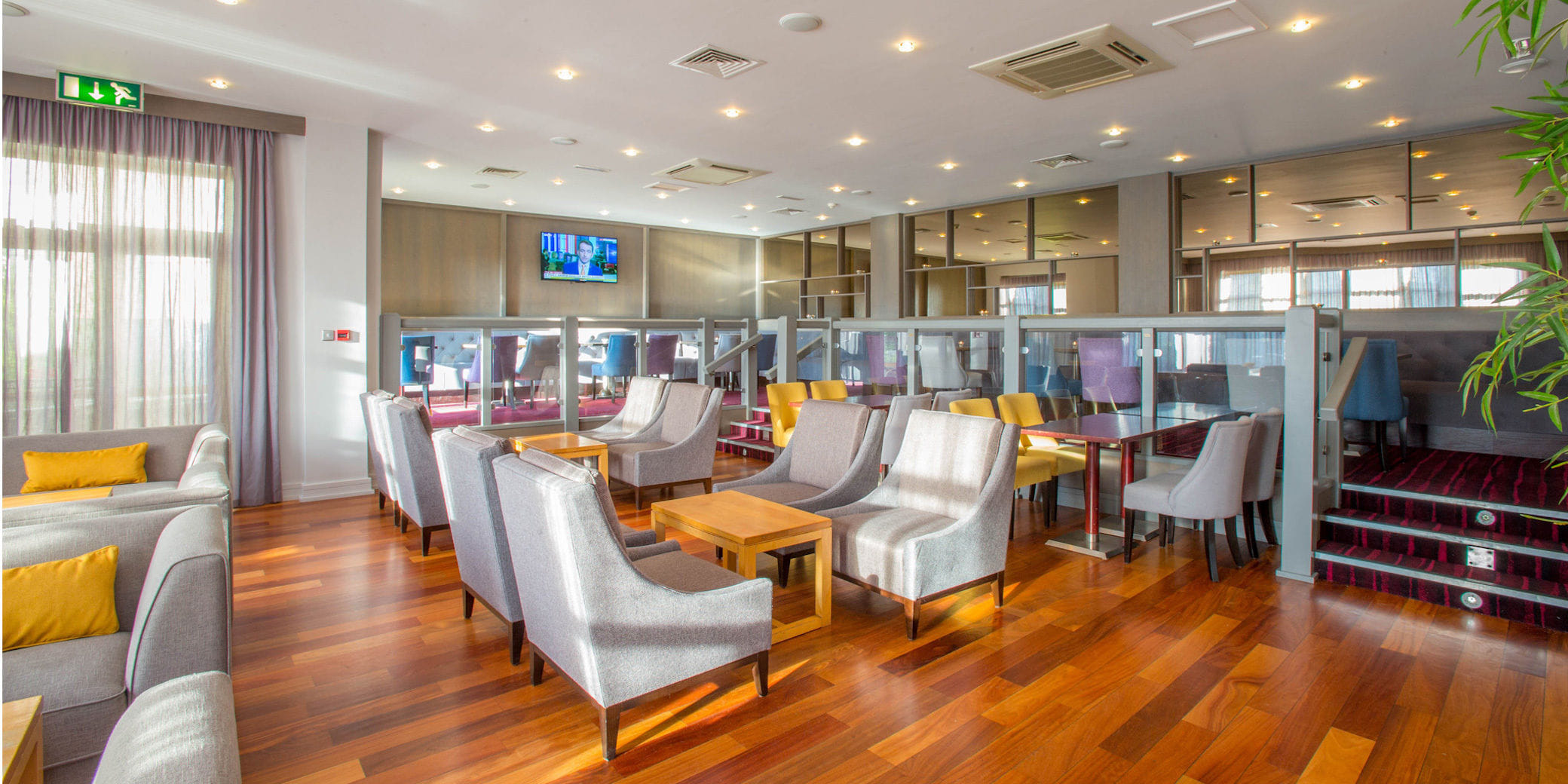 Grain & Grill Lounge 4