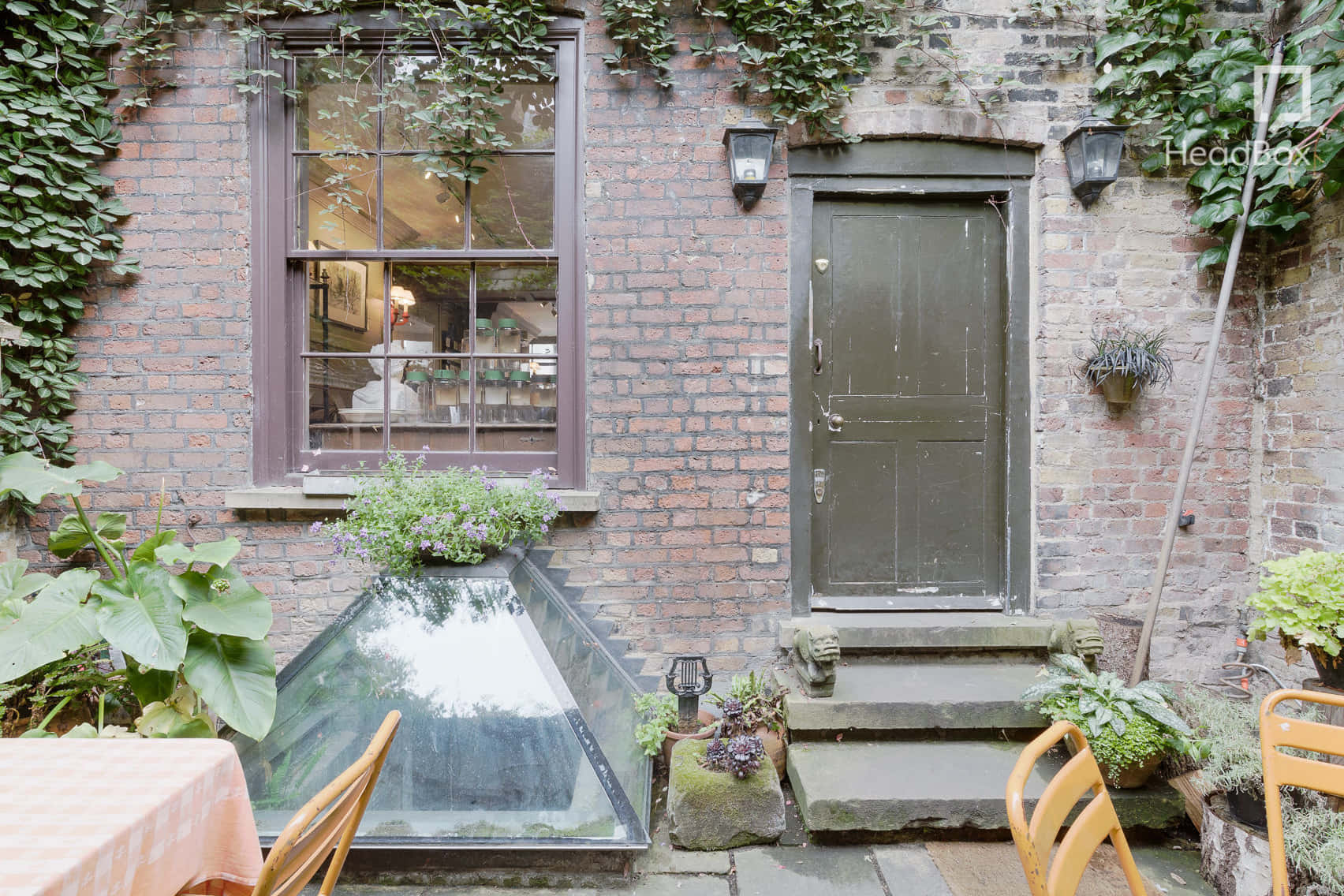 The Courtyard Gallery 10