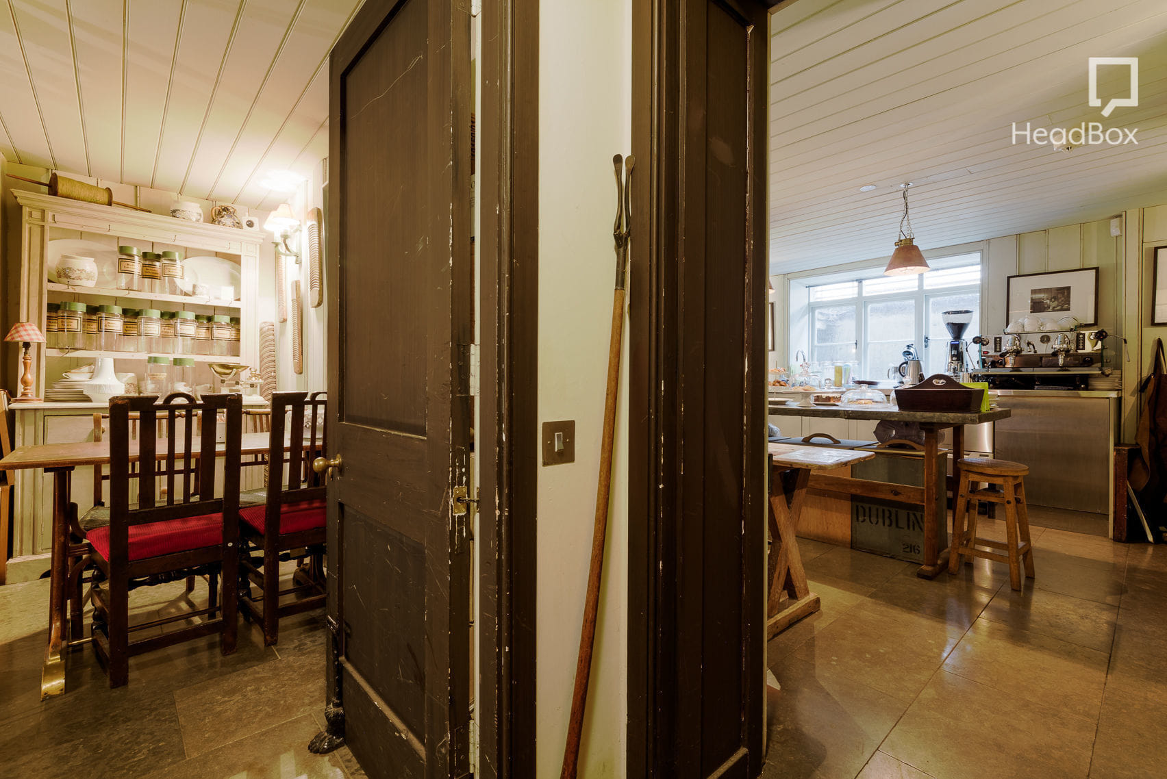 The Courtyard Gallery 19