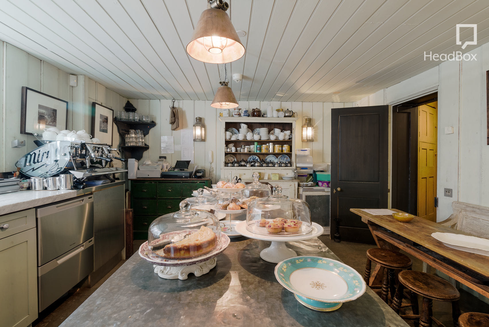 The Courtyard Gallery 21