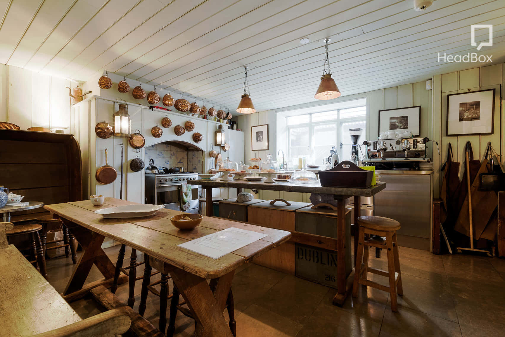 The Courtyard Gallery 24