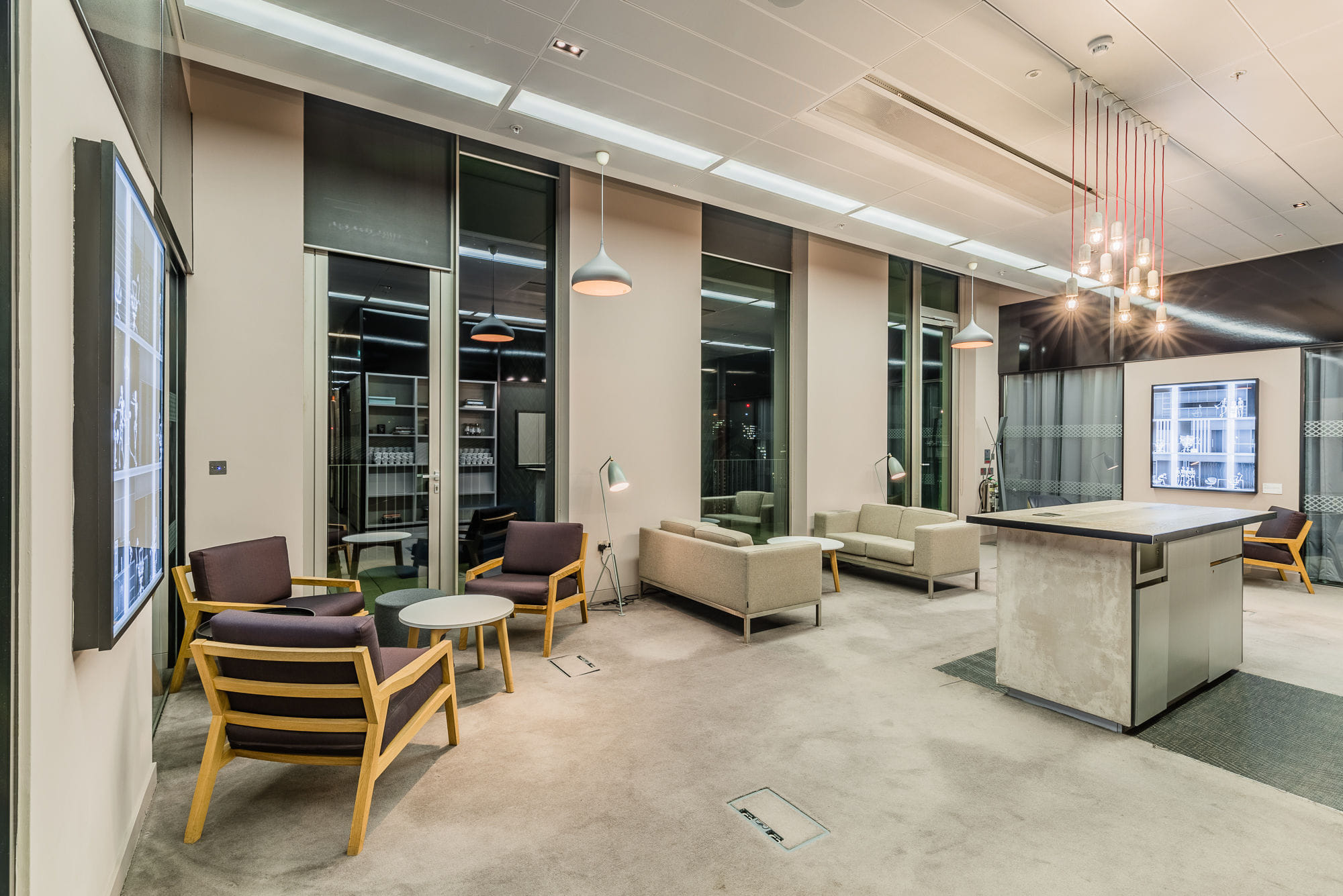 Lounge & Roof Terrace 1