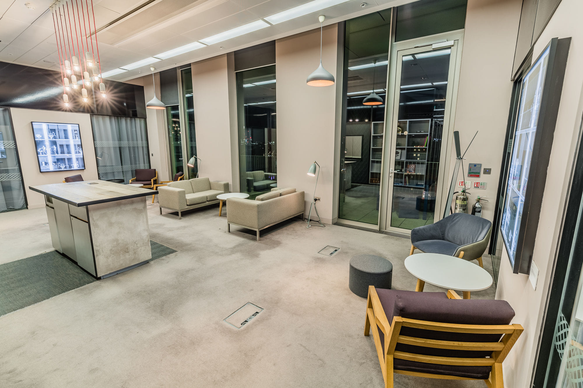 Lounge & Roof Terrace 6