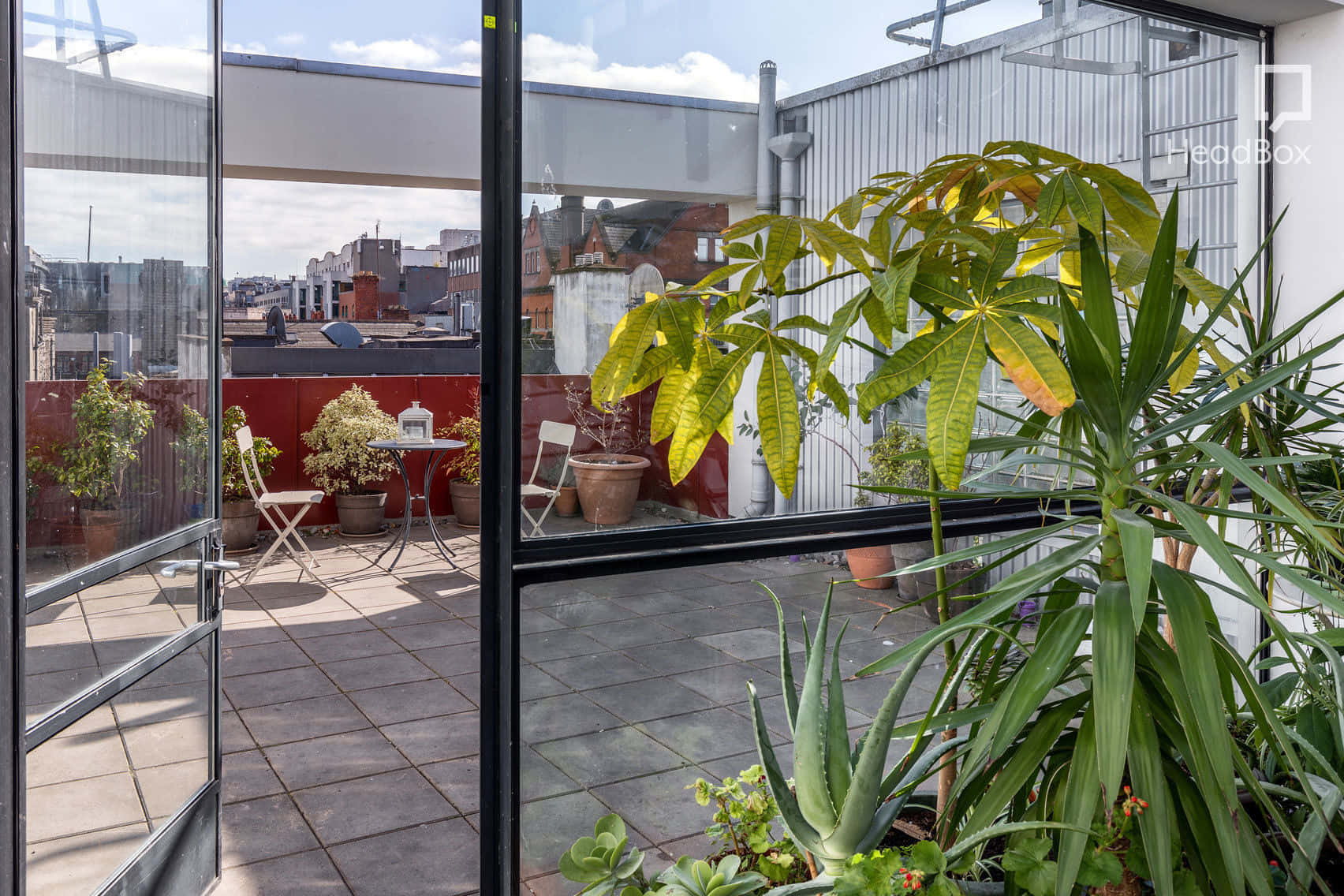 Top Floor Atrium & Balcony 4