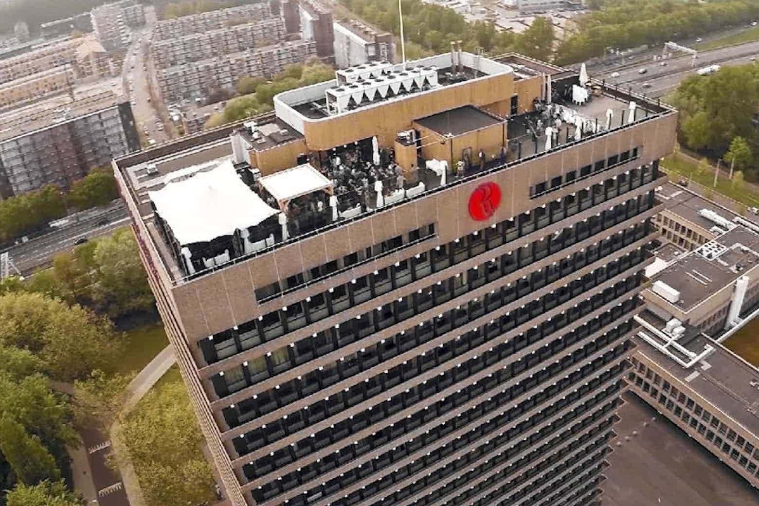 Rooftop Terrace, Group Side 0