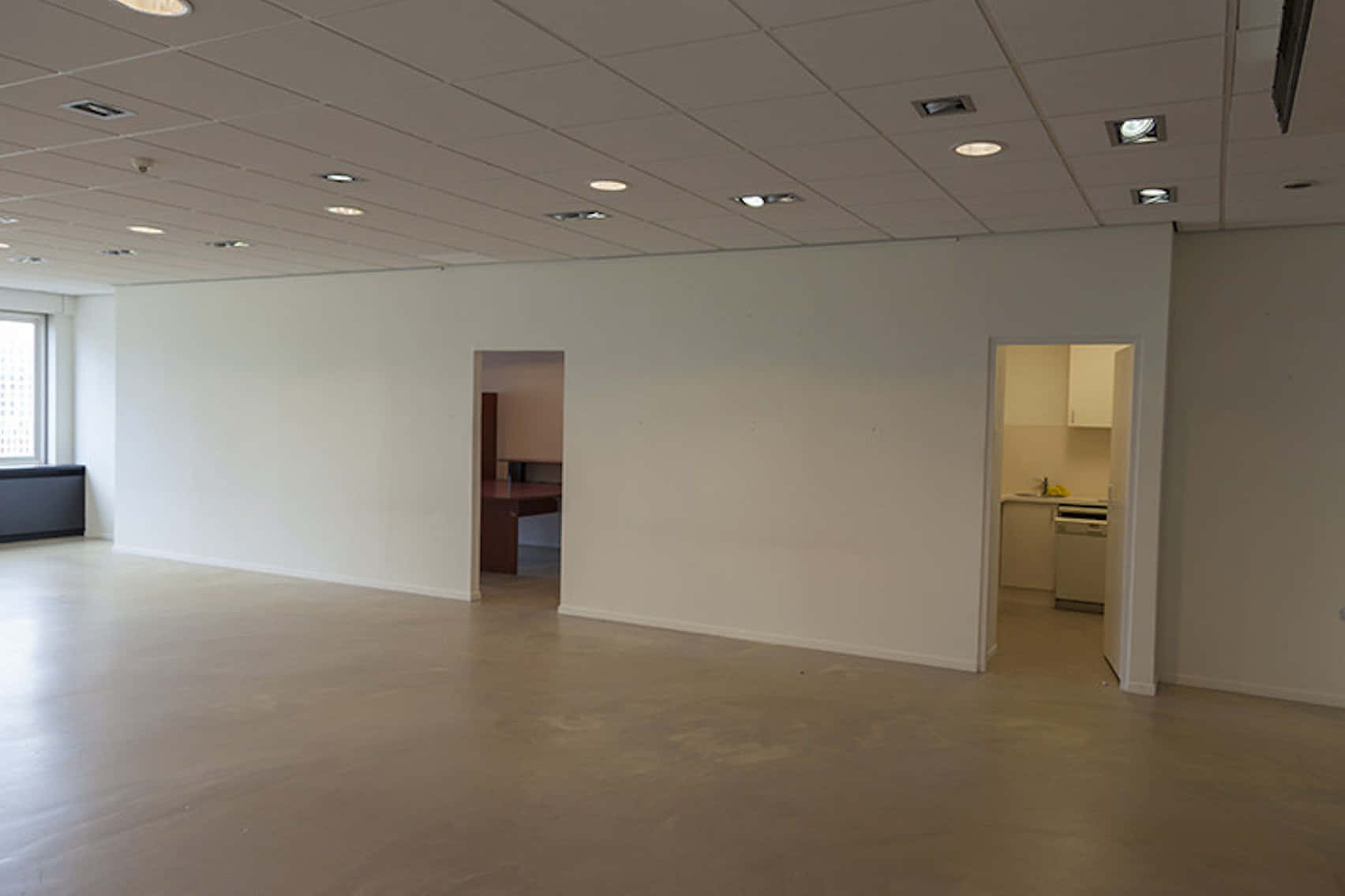 SHOWROOM 1.10.05 2