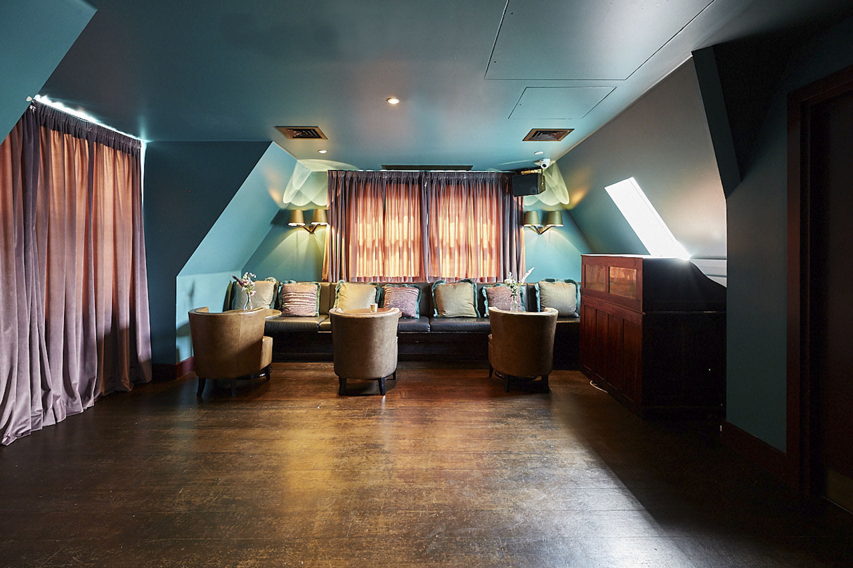 Penthouse Champagne Bar 11