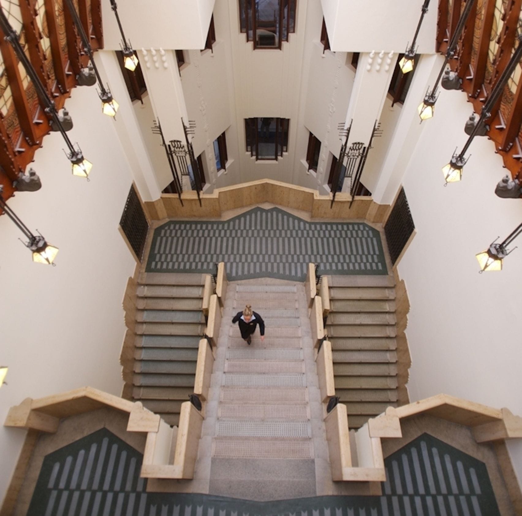 Van der Meij-hall  9