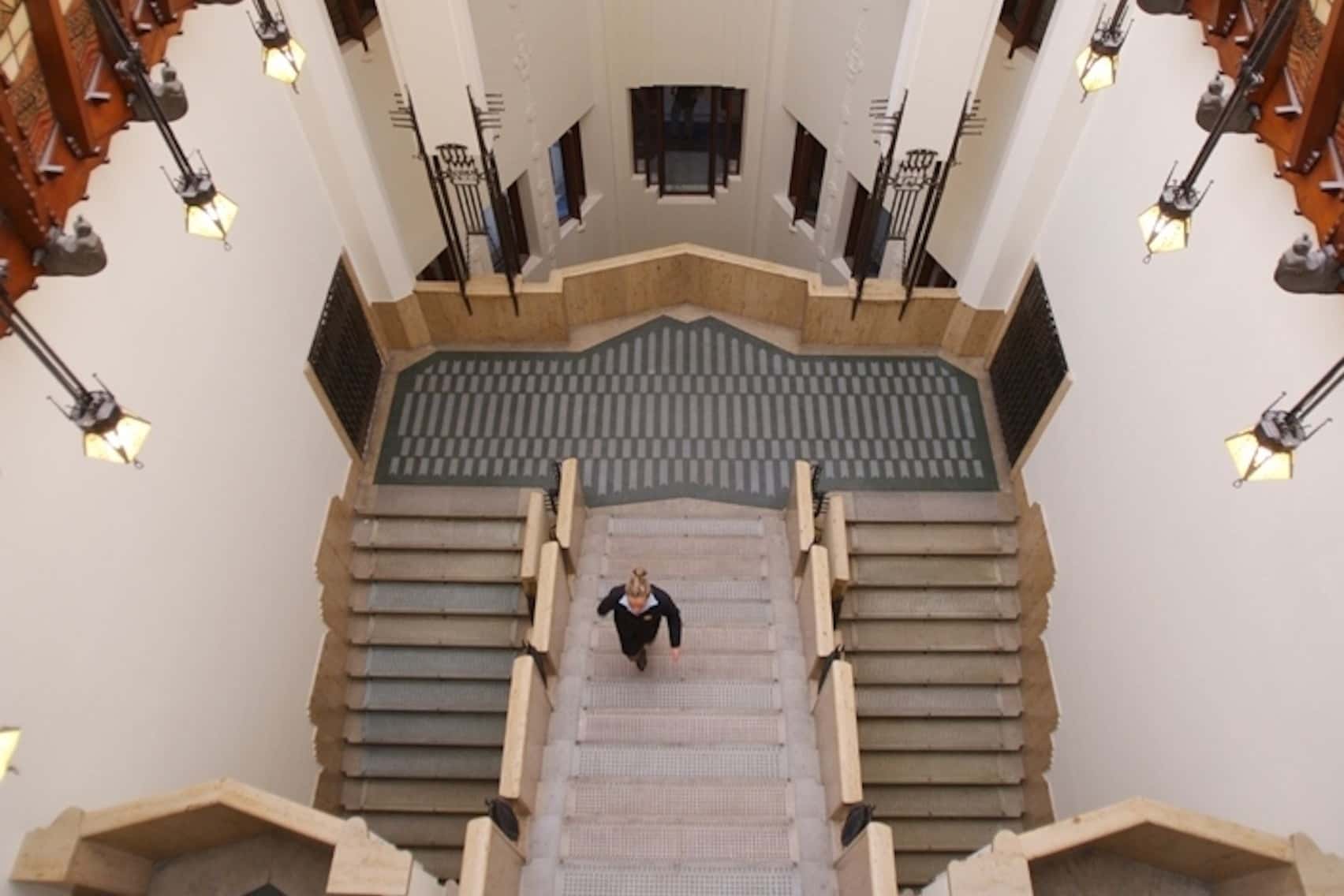 Van der Meij-hall 9