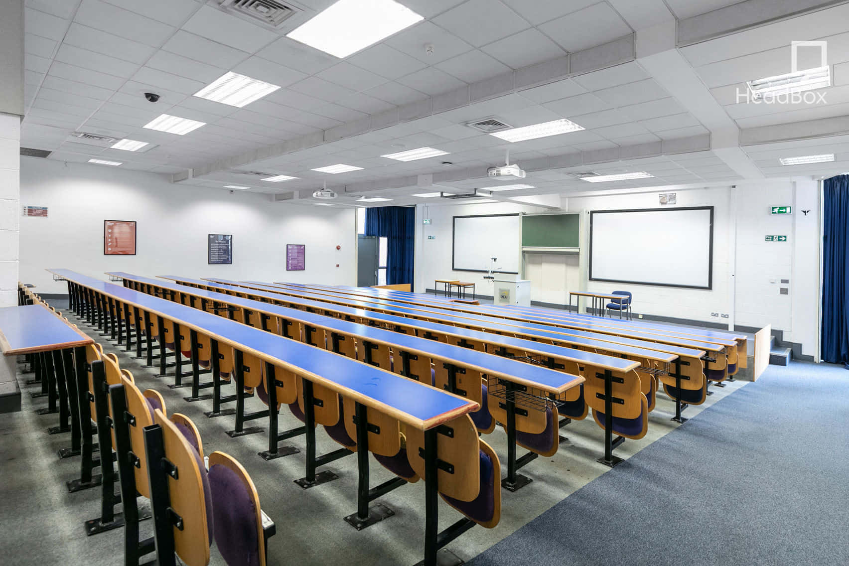 Business Building Room QG13 3D tour