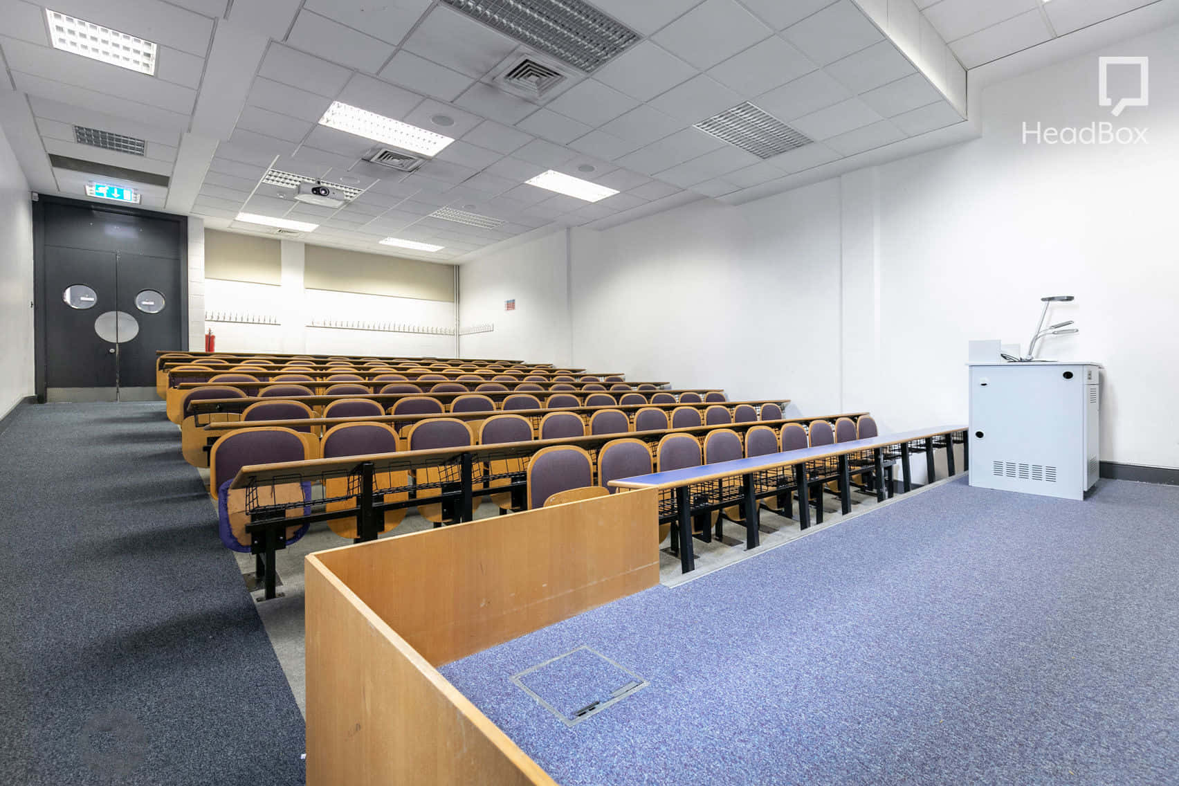 Business Building Classroom QG220 1