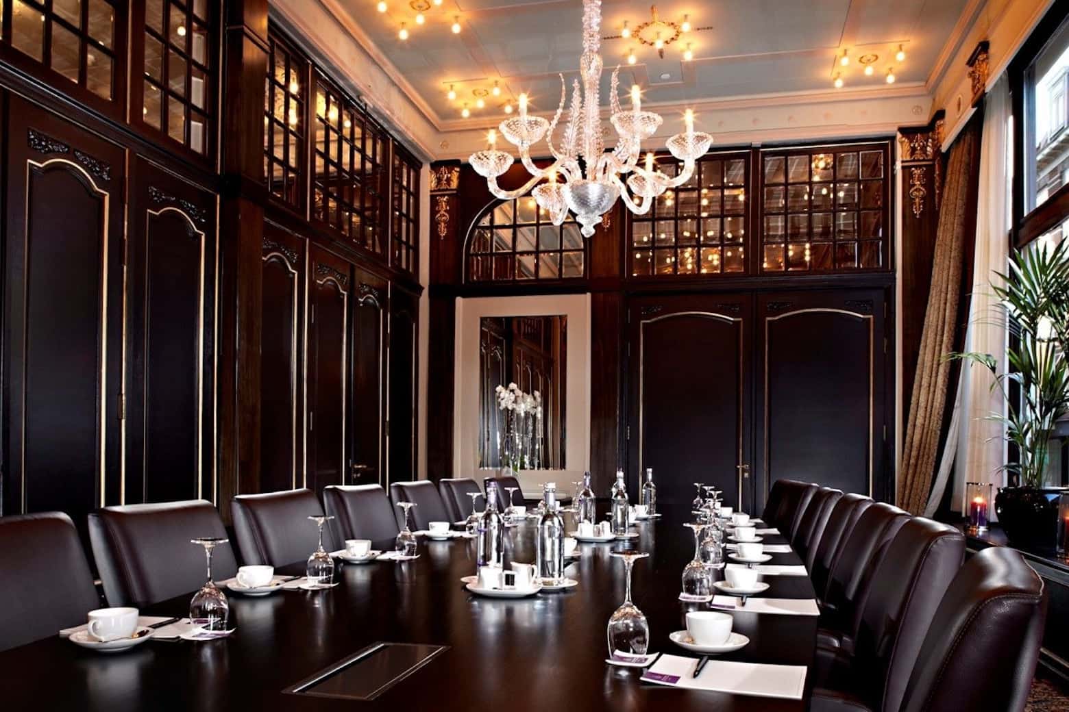 Salon Queen Emma 3D tour