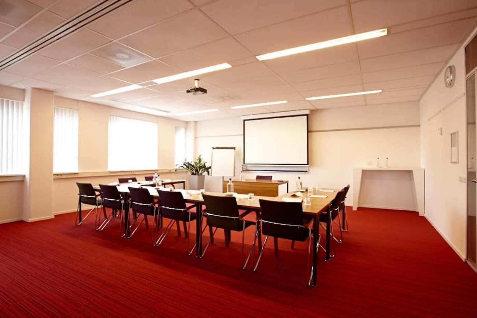 Middle Room 1