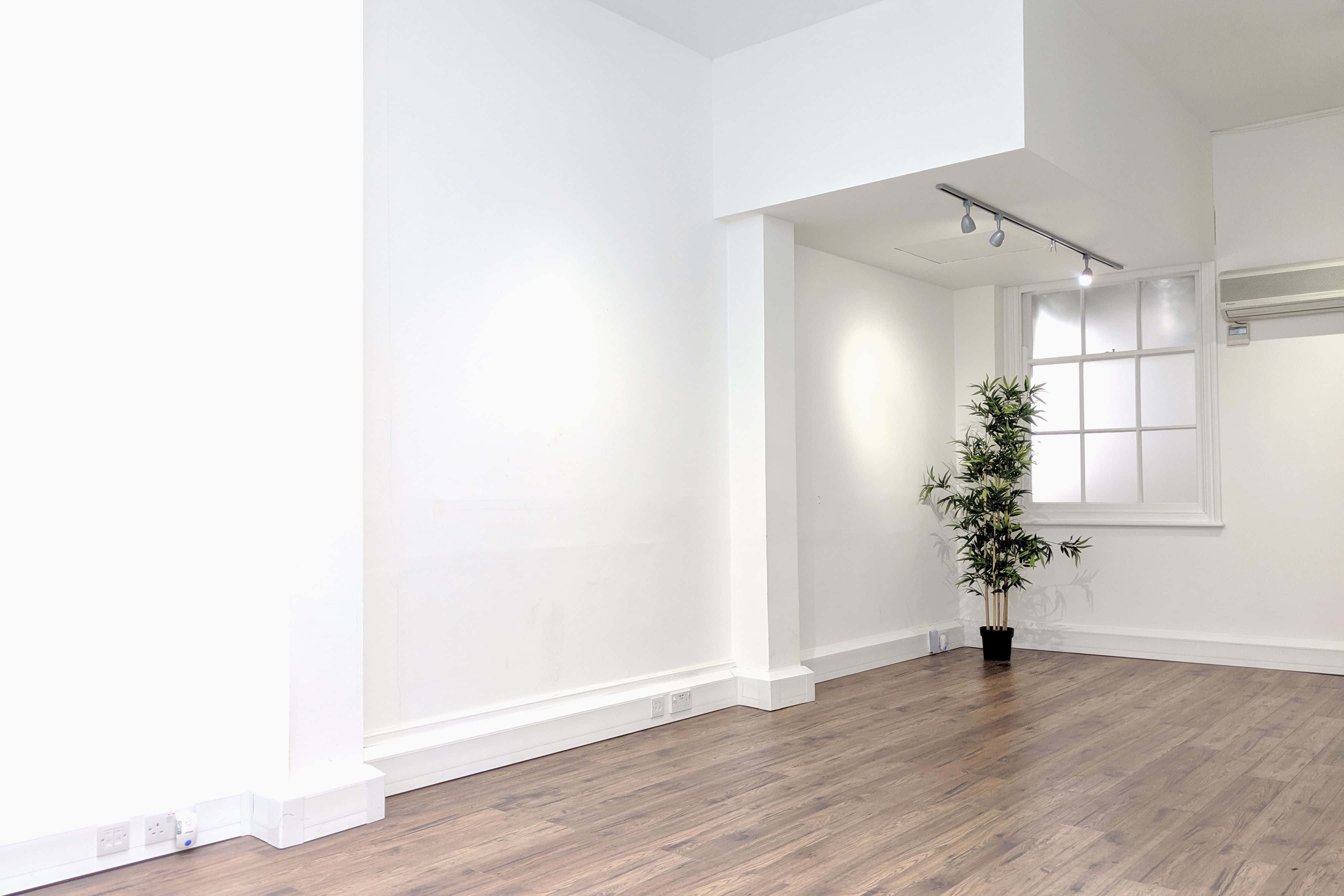 Ground Floor & Shop Front 11