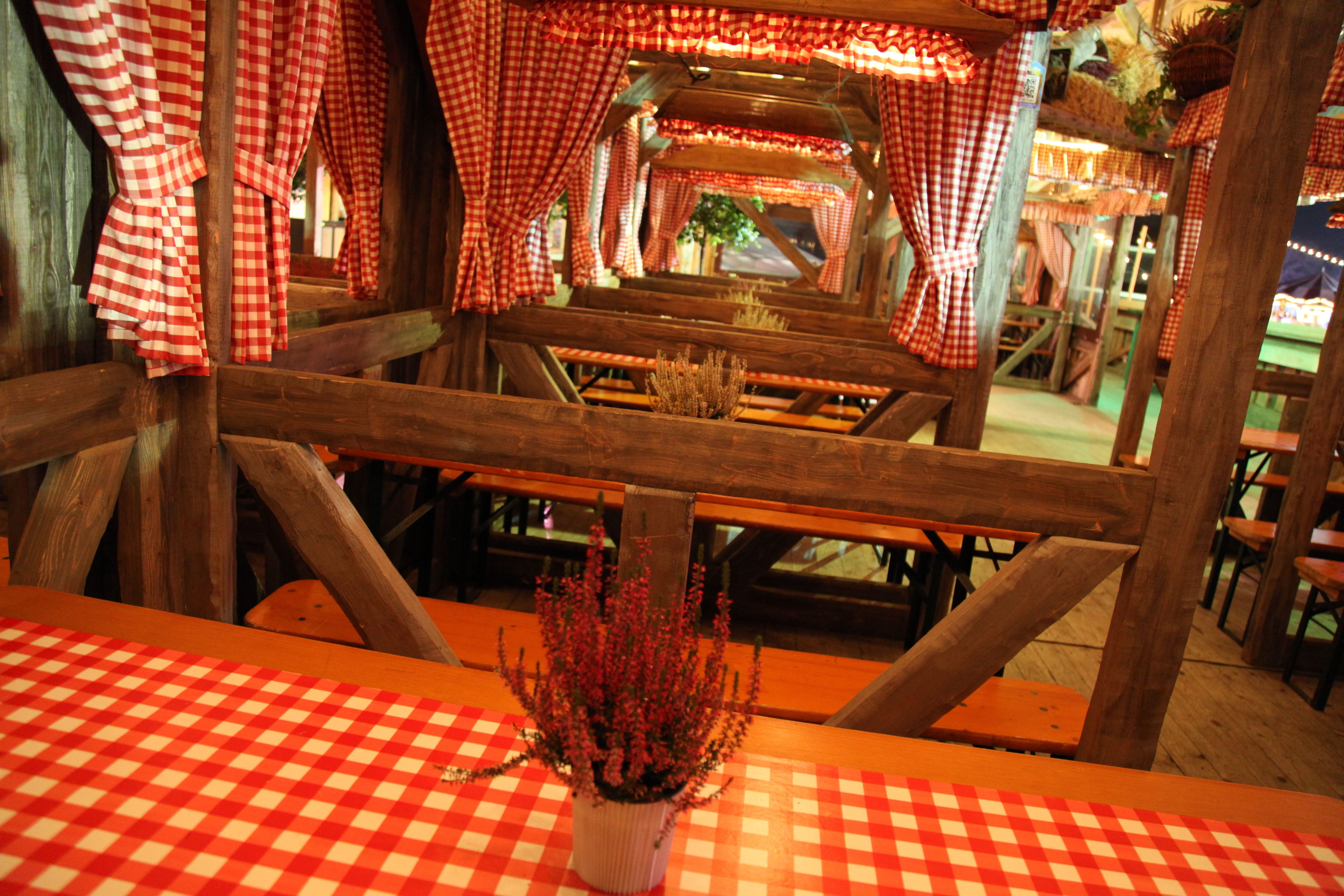 Café Bavaria - Upstairs 6