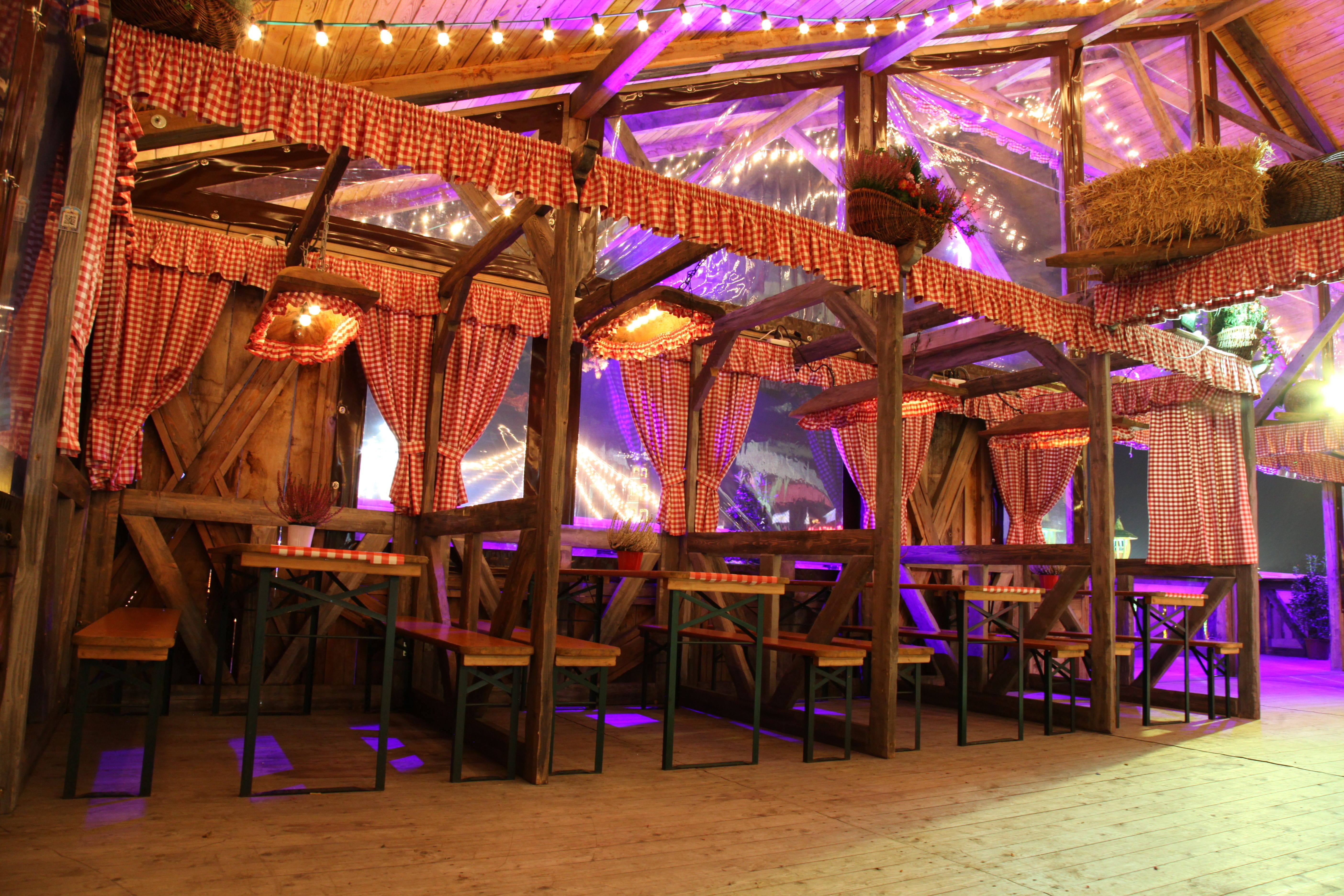 Café Bavaria - Upstairs 7