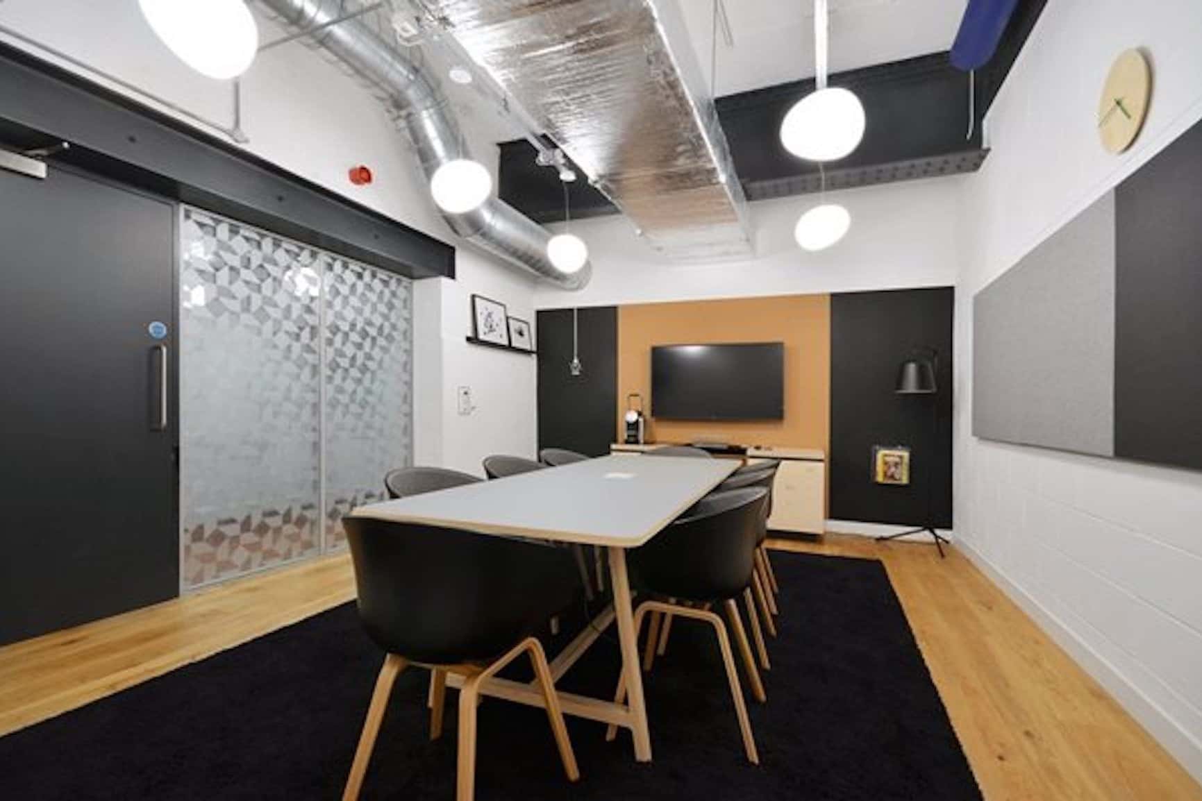 City - Canterbury Court 1