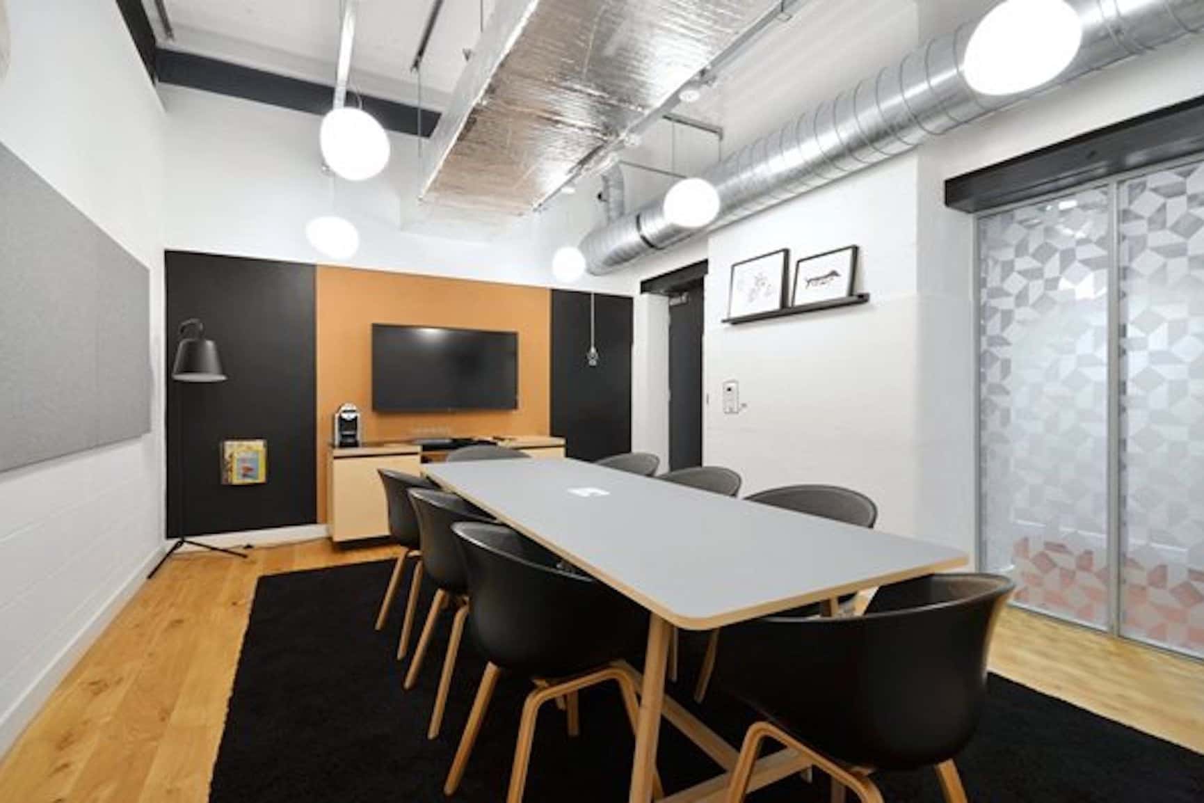 Lights - Canterbury Court 0