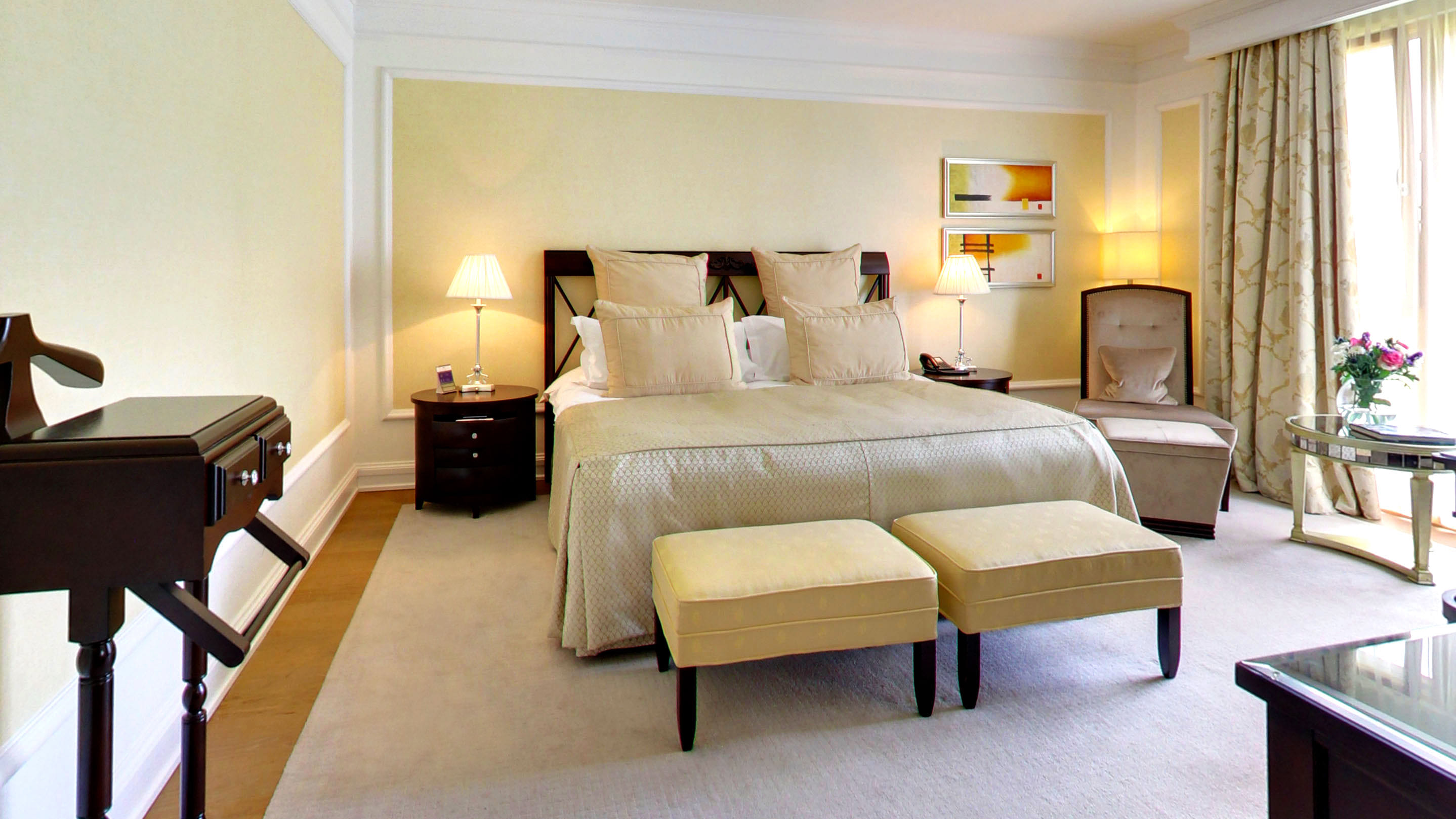 The Ladysbridge Room 4