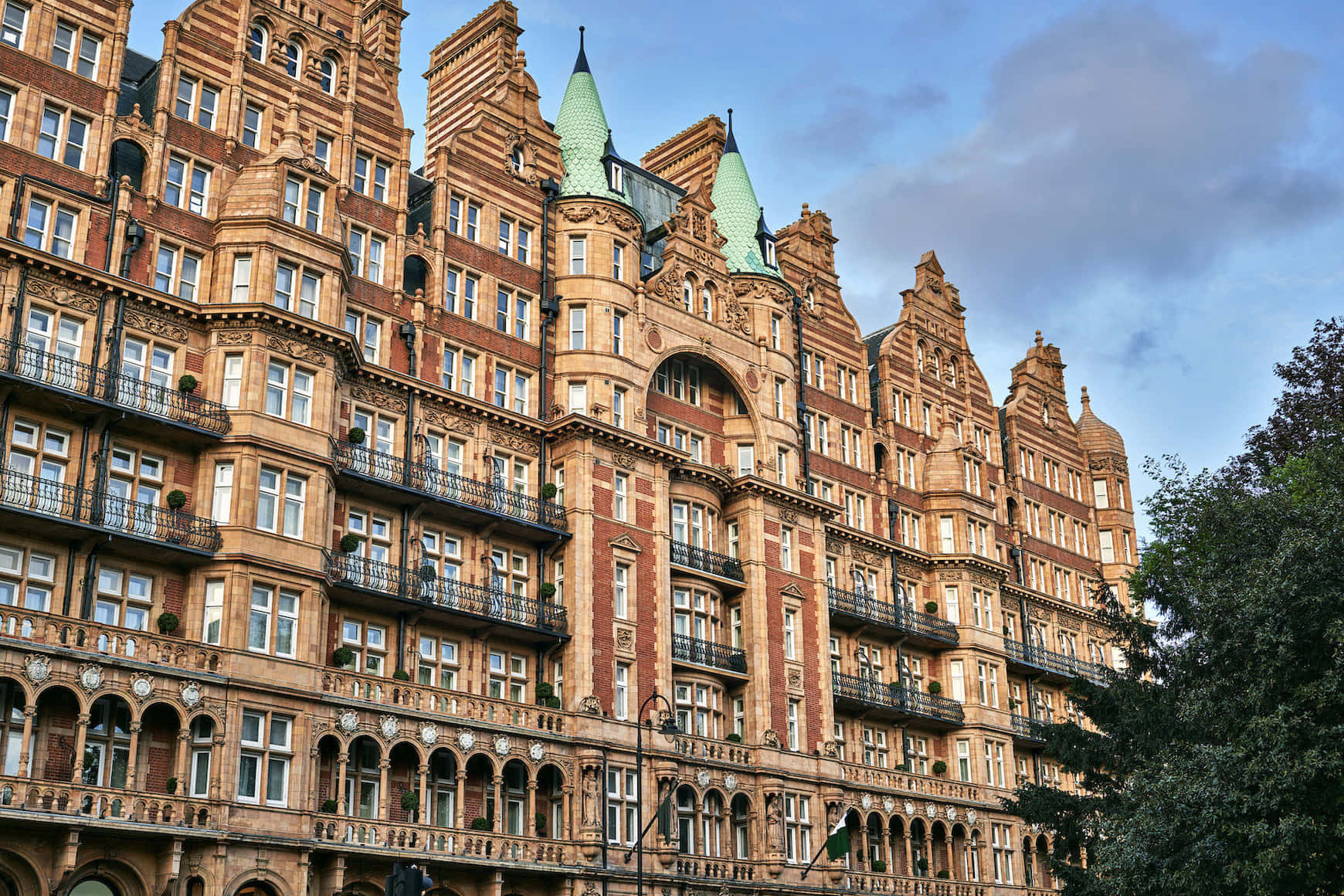 Carrington & Grant 3D tour