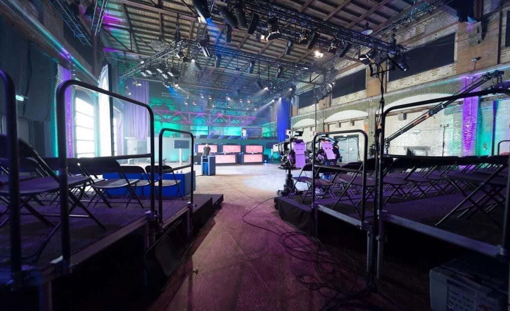 Turbinehal, Oliehuis & Accukamer 14