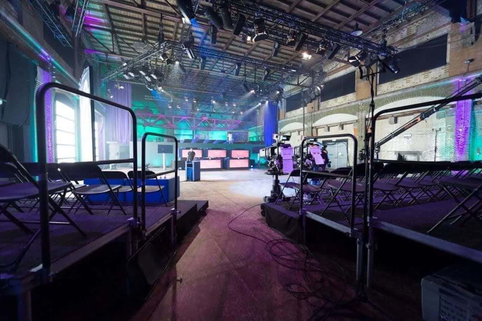 Turbinehal, Oliehuis & Accukamer 14