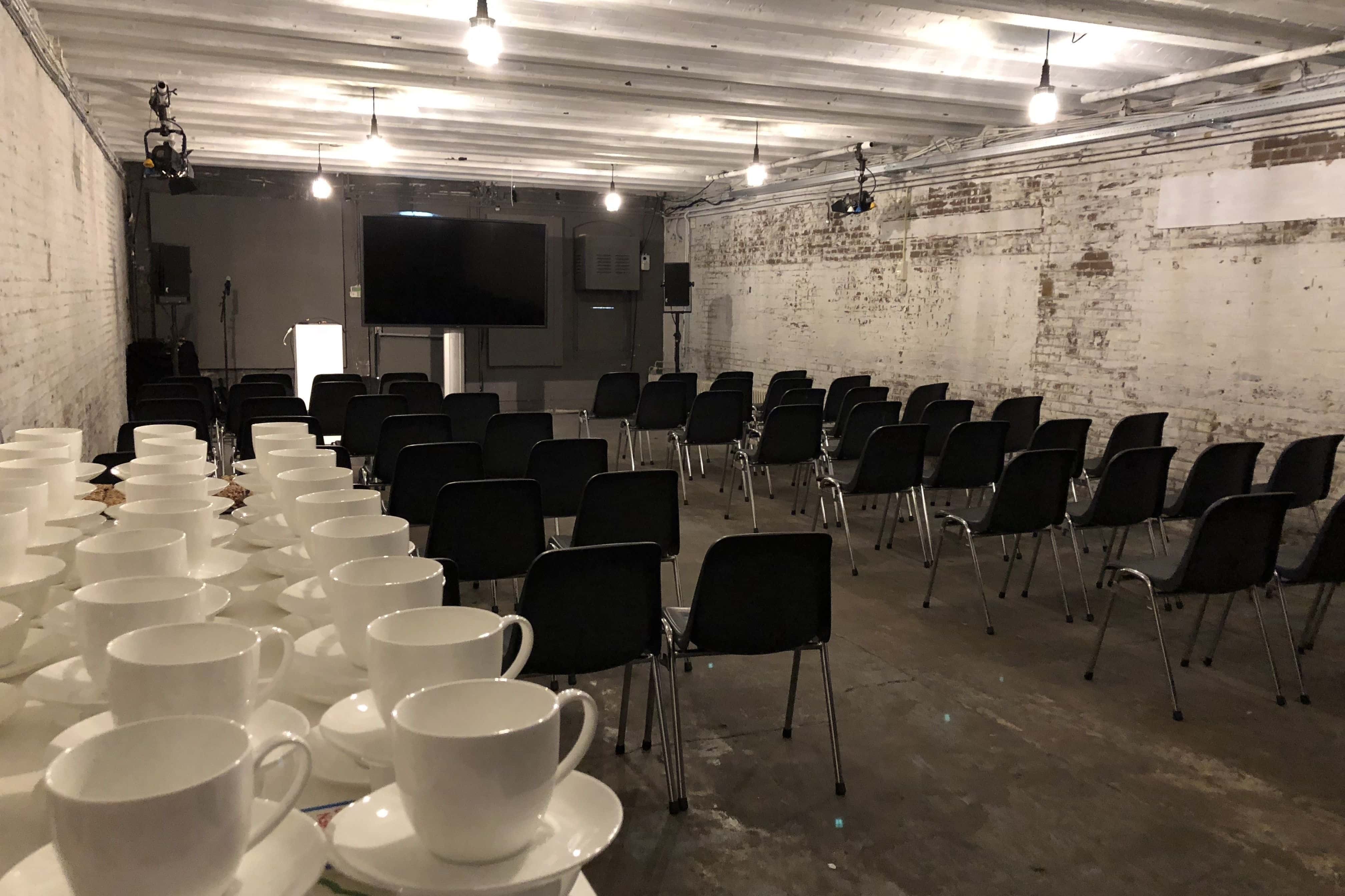 Turbinehal, Oliehuis & Accukamer 16